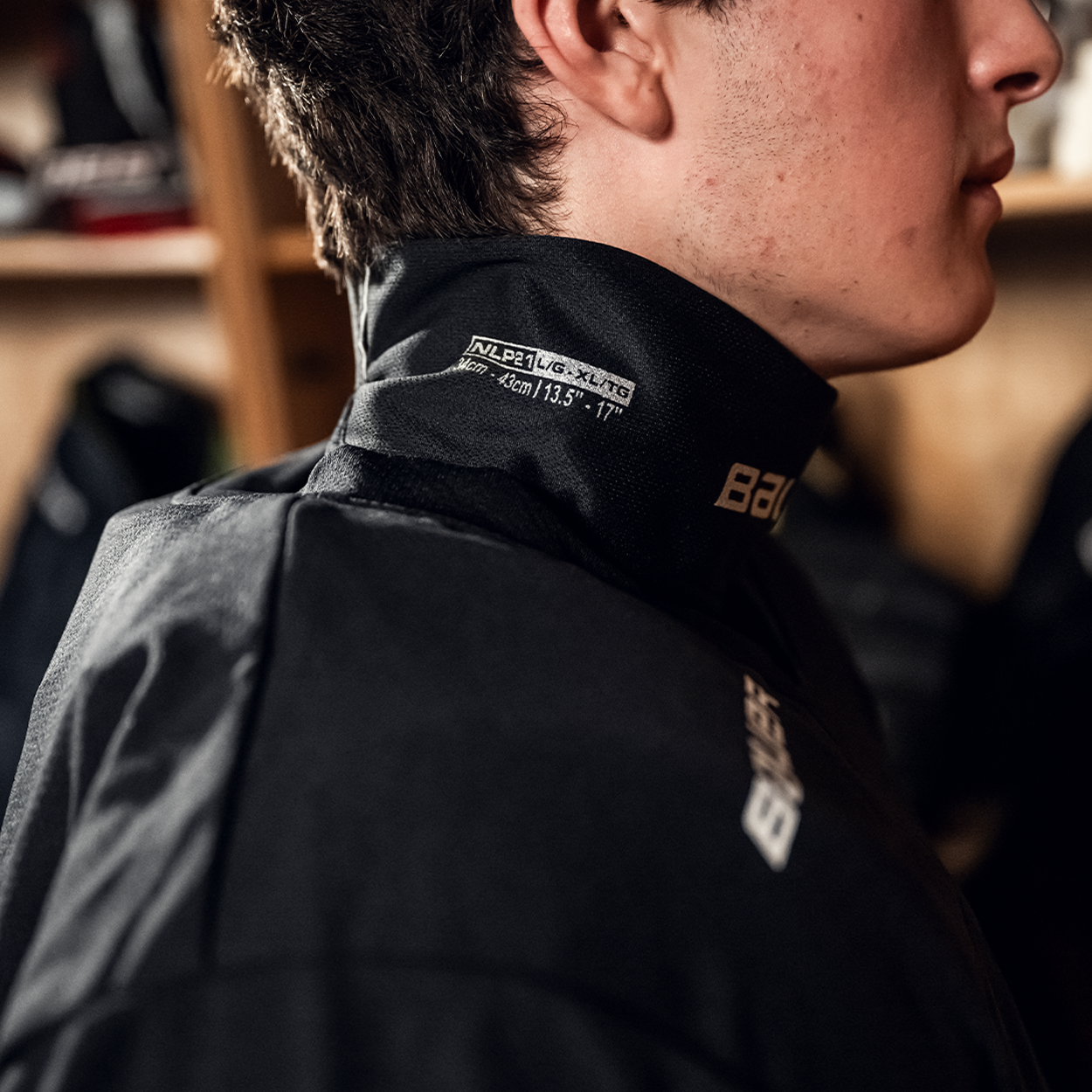 BAUER NG21 Premium Cut Resistant Neck Guard Collar - High Protection for Hockey, Lacrosse & Sports Safety Gear - Ideal for Players & Coaches