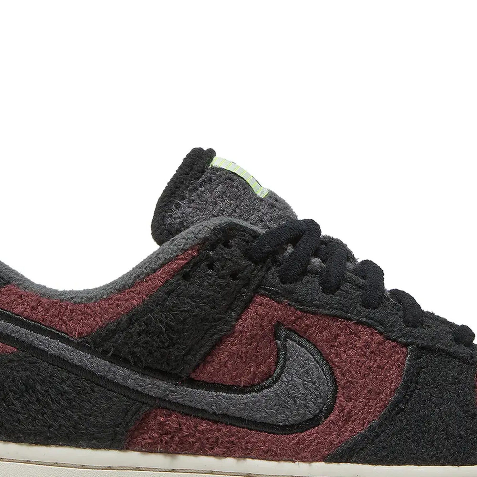 Nike Dunk Low SE 'Fleece Pack Burgundy Crush' Women's Sneakers (2022) - Comfortable Casual Shoes for Streetwear, Gym & Everyday Fashion