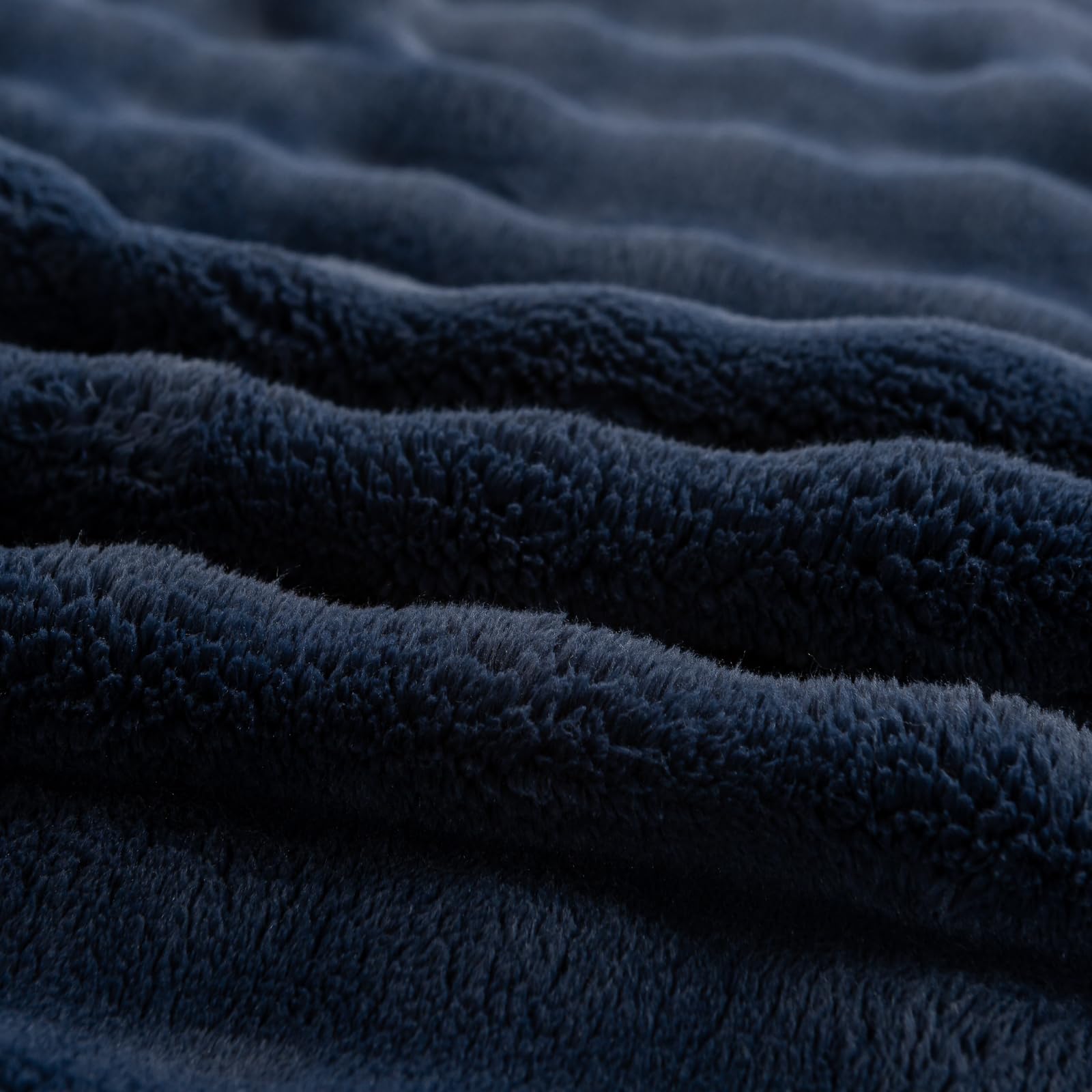 YUSOKI 3D Bubble Faux Fur Twin Blanket - Ultra Soft Cozy Fuzzy Thick Throw Blanket for Couch, Sofa, Bed - 60x80 Inches Navy Blue - Perfect for Home Decor, Gifts & Winter Warmth