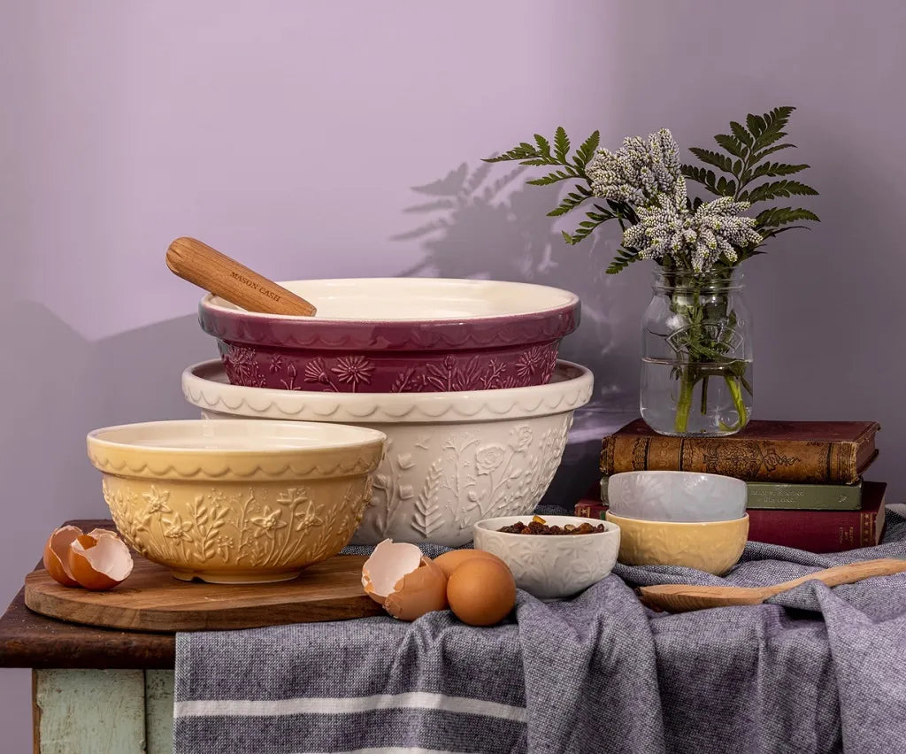 MASON CASH Mixing Bowl Set - Ceramic Mixing Bowls for Baking with Non-Slip Base & Pour Spout - In the Meadow Design - Perfect for Cake Mixing, Cookie Dough, and Food Prep - Ideal for Home Bakers & Professional Kitchens