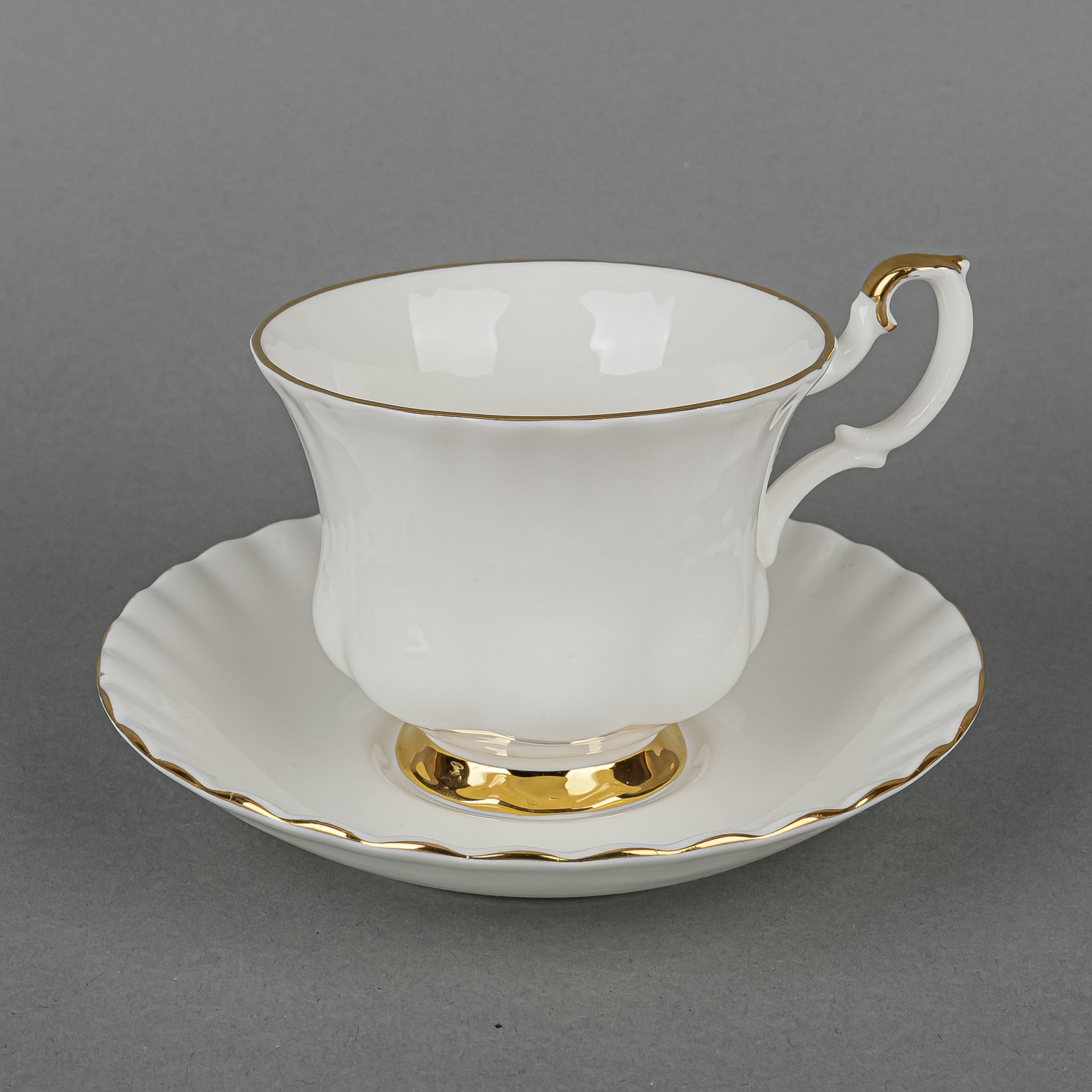 Royal Albert Val D'or 8-Piece Dinnerware Set - Elegant Fine Bone China for Formal Dining & Special Occasions