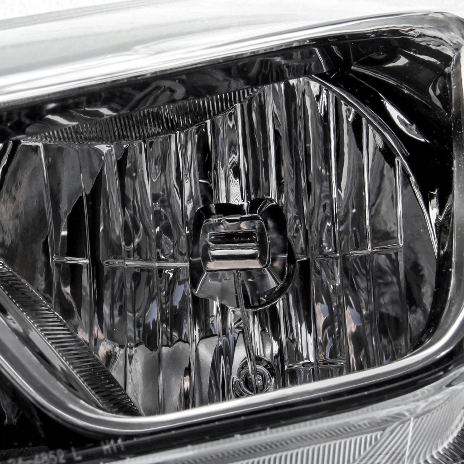 AKKON Replacement Headlights for 2020-2024 Nissan Versa Base S SV Halogen Models - OE Style Housing - Perfect for Night Driving & Foggy Conditions (Pair)