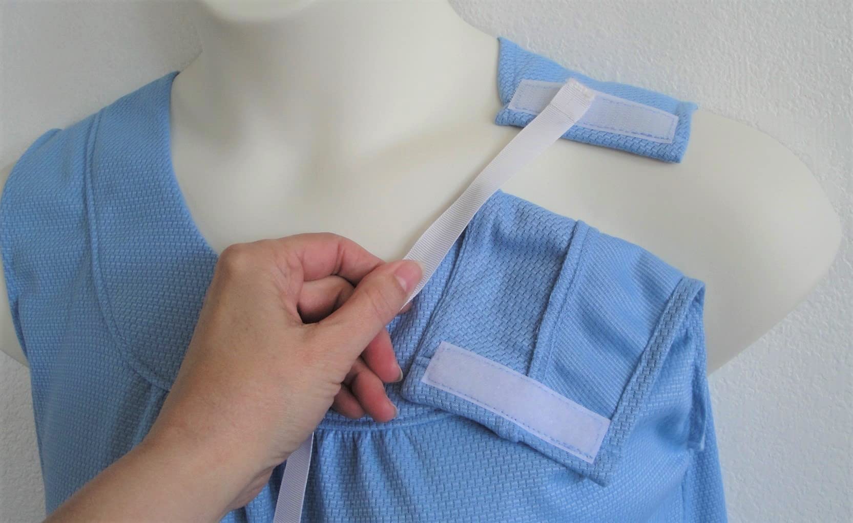 Post Surgery Shoulder Shirt - Wickaway Comfort Shirt for Shoulder, Breast Cancer, Mastectomy & Heart Surgery Recovery - Adaptive Clothing Style Sara (S) - Perfect for Hospital Stay, Home Recovery & Daily Comfort Wear