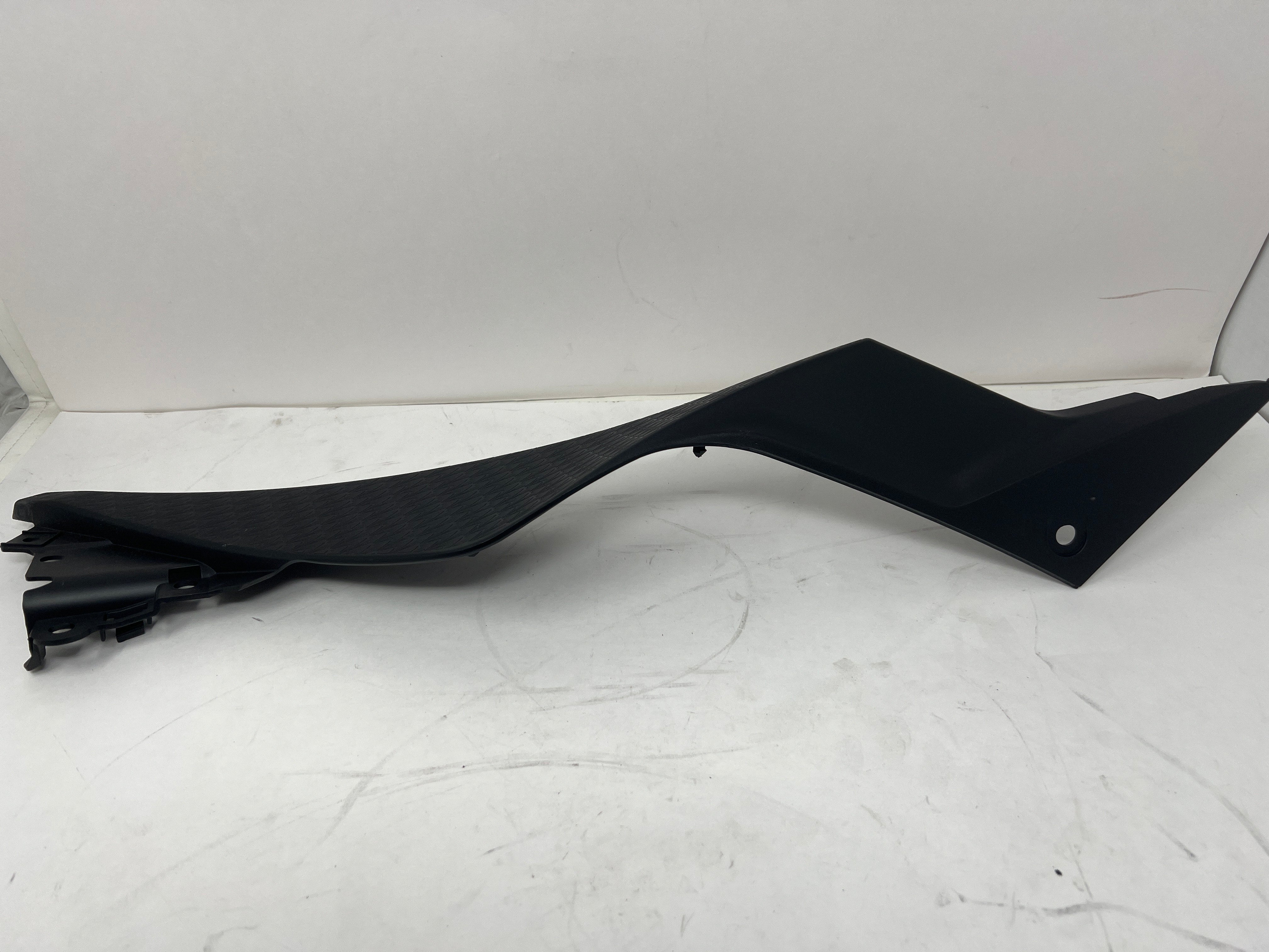 X22GT 250cc Automatic Motorcycle Left Side Fuel Tank Cover Panel Replacement Part (YY350 6E 2200120) - Compatible with Street Bikes, Cruisers & Commuter Motorcycles