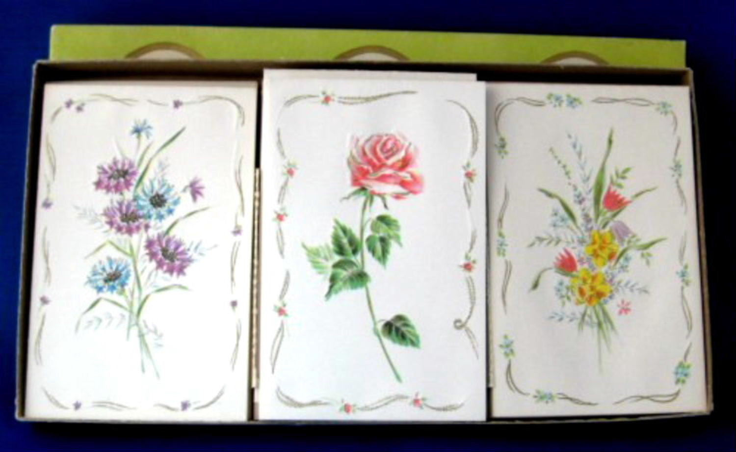 Vintage Floral Note Cards Set of 18 - Embossed 1950s Style Greeting Cards with Gold Accents & Envelopes - Perfect for Thank You Notes, Wedding Invitations & Special Occasions