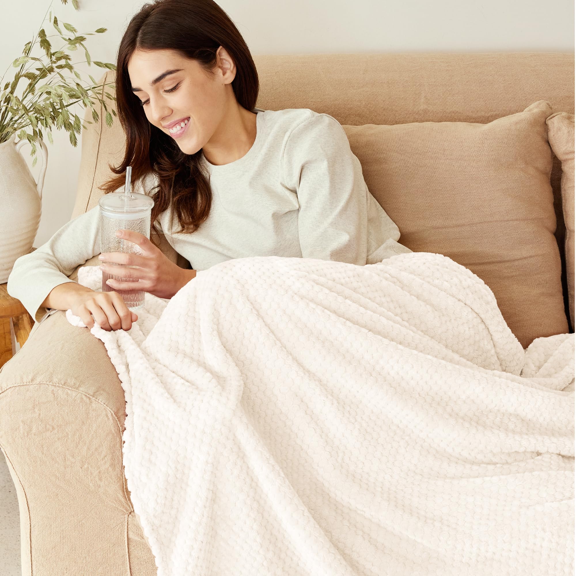 Premium Fleece Blend Blanket Queen Size - Ultra Soft & Warm Waffle Textured Throw for Bed, Couch & Sofa - Cozy, Lightweight & Fuzzy (Off White, 90x90 Inches) - Perfect for Winter Nights, Movie Time & Home Decor