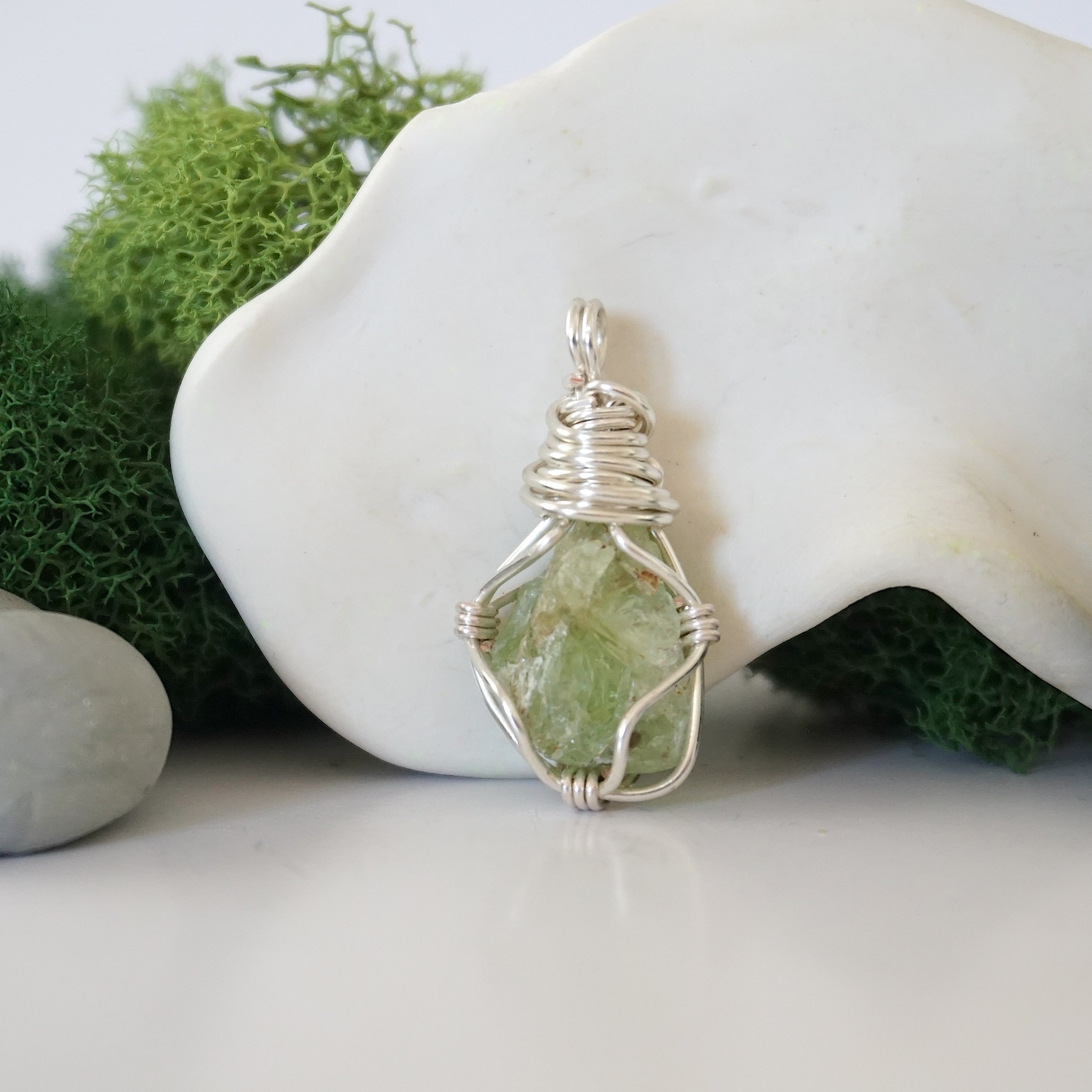 Peridot Birthstone Necklace - Dainty August Crystal Pendant Jewelry for Women - Perfect Gift for Birthday, Anniversary & Everyday Wear