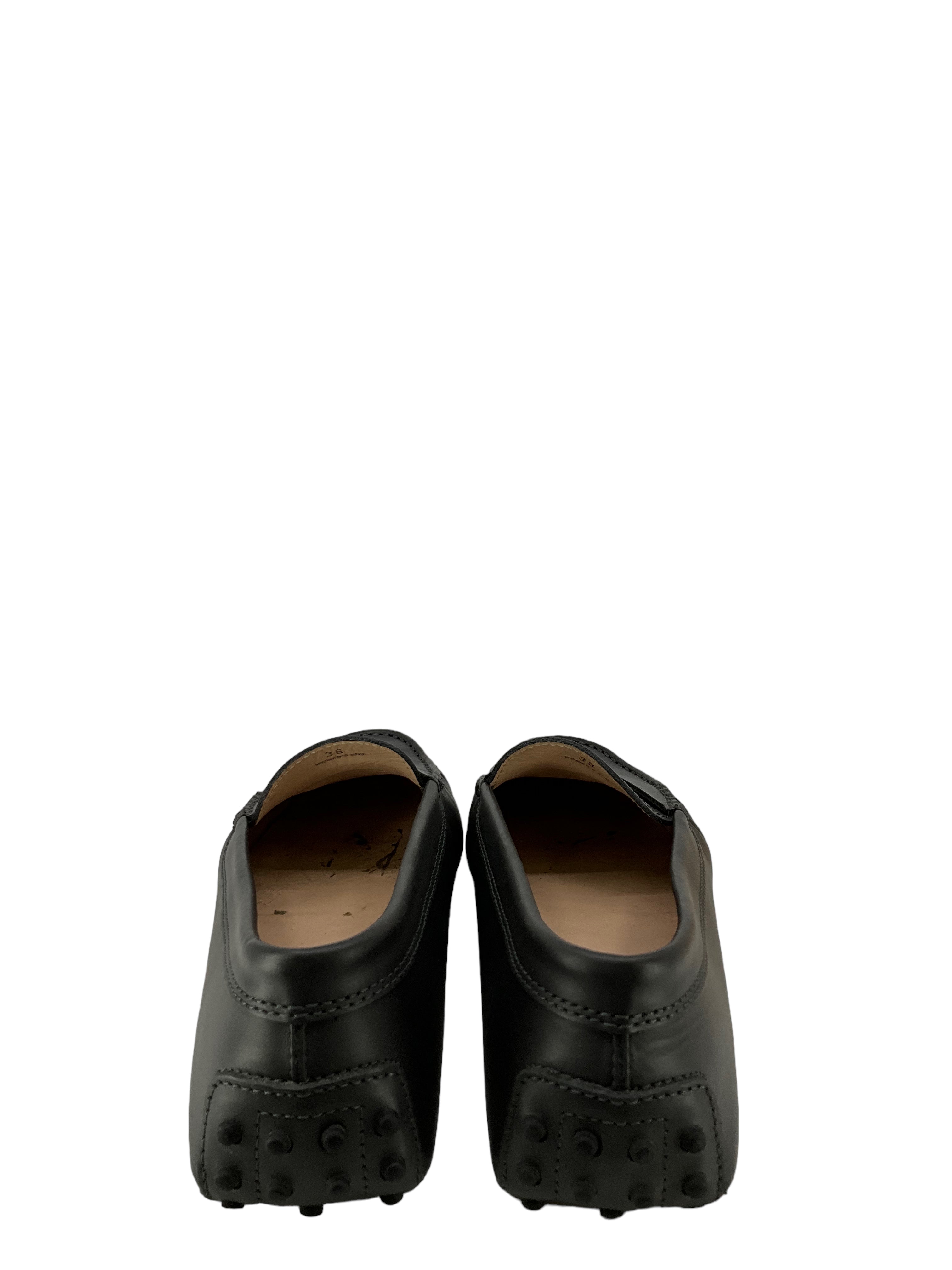 Tod's Gray Leather Driving Shoes for Men Size 8 - Comfortable Loafers for Casual Wear & Business Travel