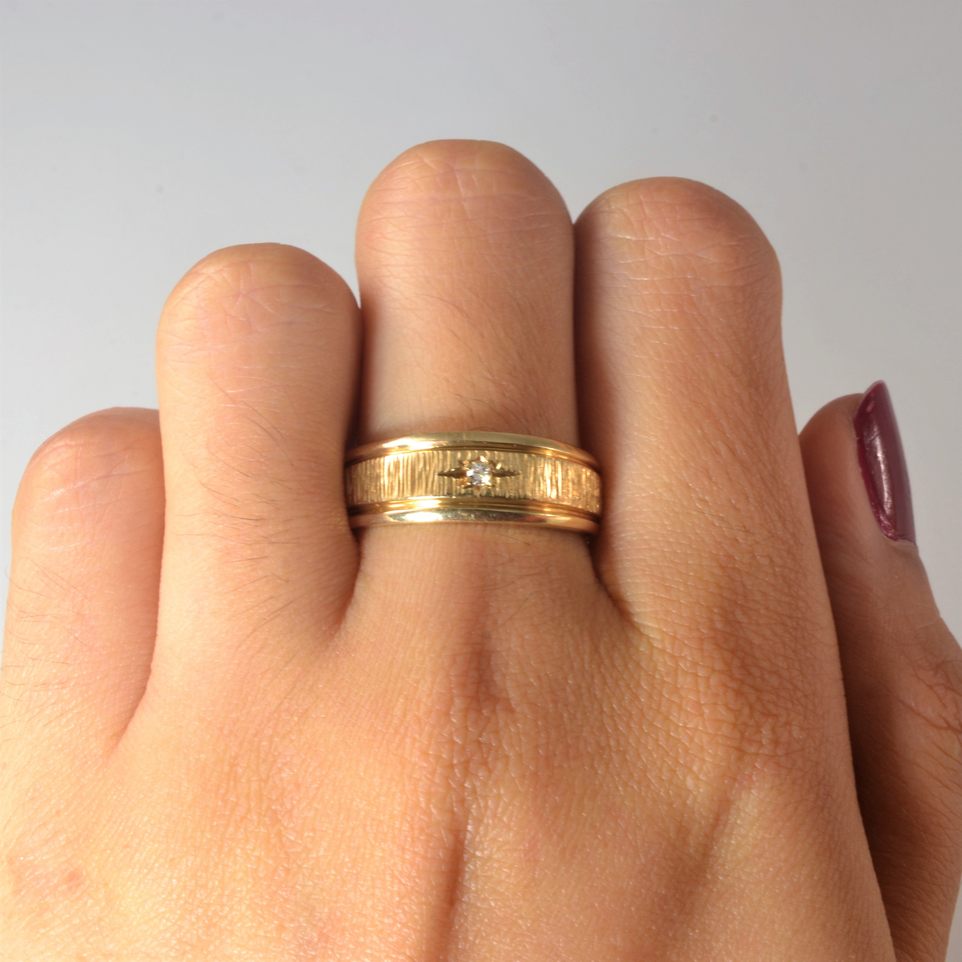 Textured 14K Yellow Gold Diamond Wedding Band Ring for Women | 0.03ct Round Cut Diamond | Size 9.5 | Perfect for Anniversary, Engagement & Everyday Wear