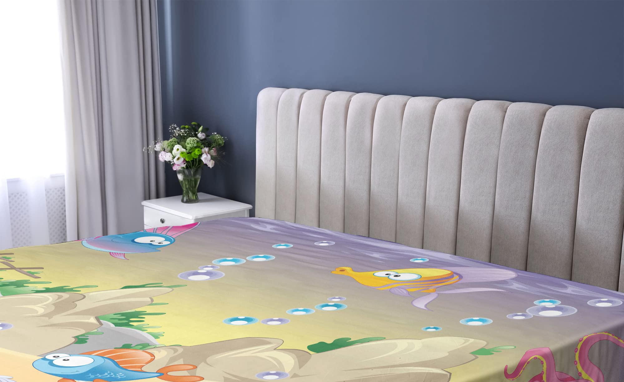 Ambesonne Underwater Fitted Sheet - Queen Size Cartoon Sea Animals & Coral Reef Design, Deep Pocket Elastic Bed Cover - Perfect for Kids' Rooms, Beach Themed Bedrooms & Ocean Lovers