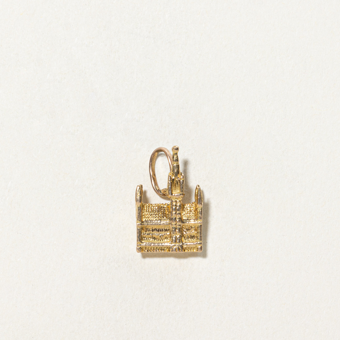 18K Yellow Gold Brussels Grand Place Charm Pendant - Elegant European Jewelry for Necklace & Bracelet - Perfect Gift for Travel Lovers & Souvenir Collectors