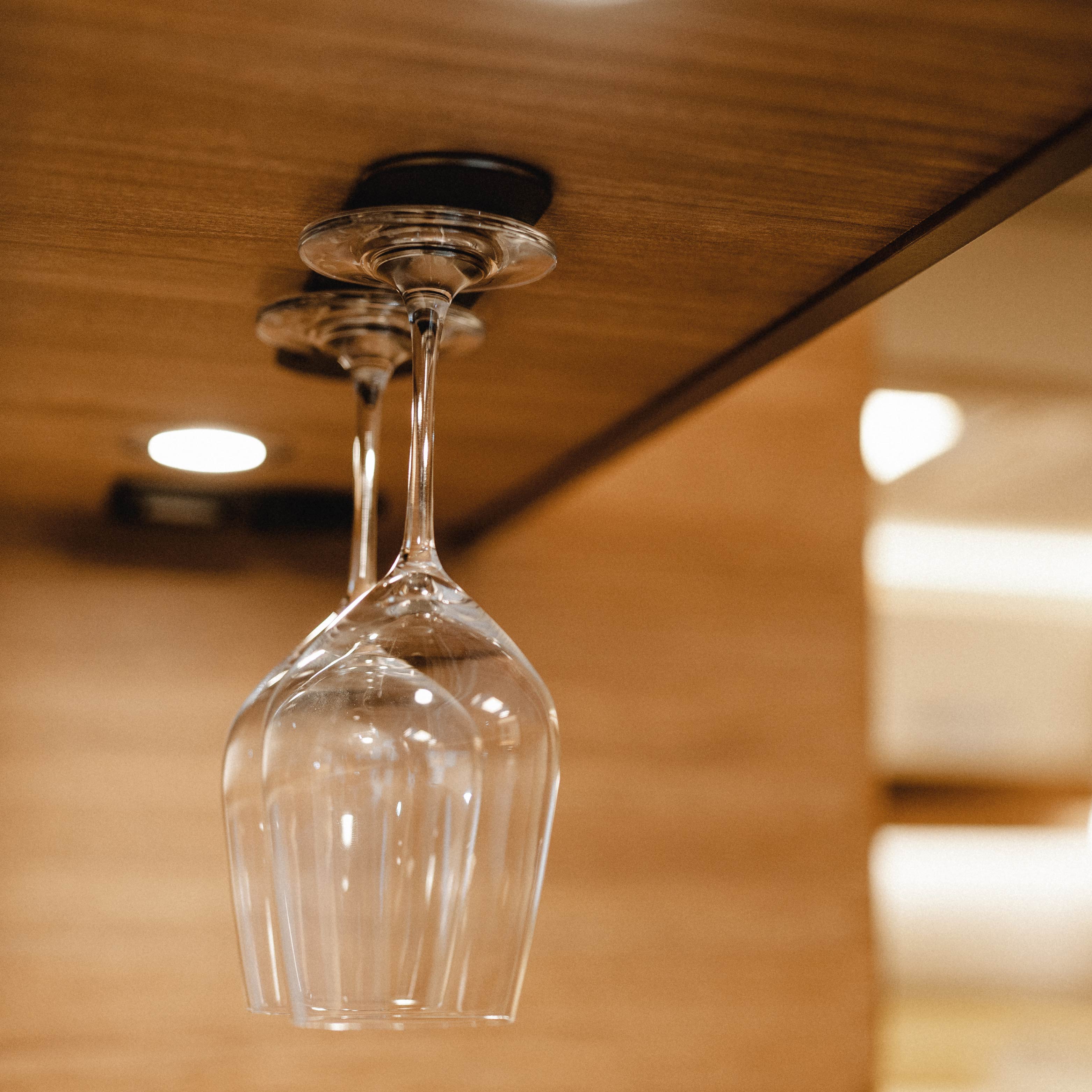 Premium Crystal Wine Glasses with Magnetic Base & Black Holder - Perfect for Dinner Parties, Weddings & Elegant Home Decor