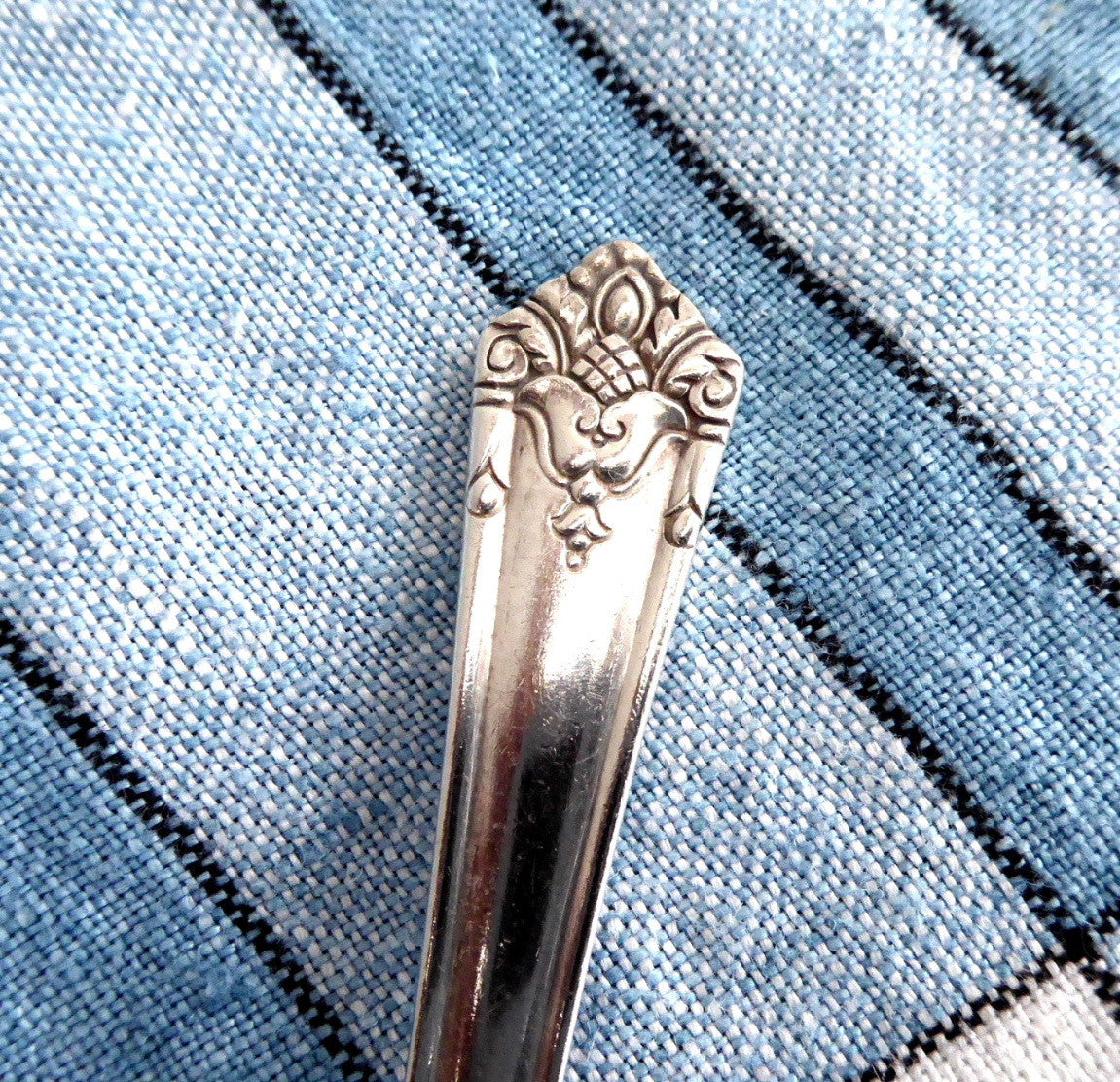 Vintage Rogers 1847 USA Sugar Spoon - Her Majesty Collection, 1930s International Silver - Perfect for Tea Parties, Coffee Service & Antique Collectors
