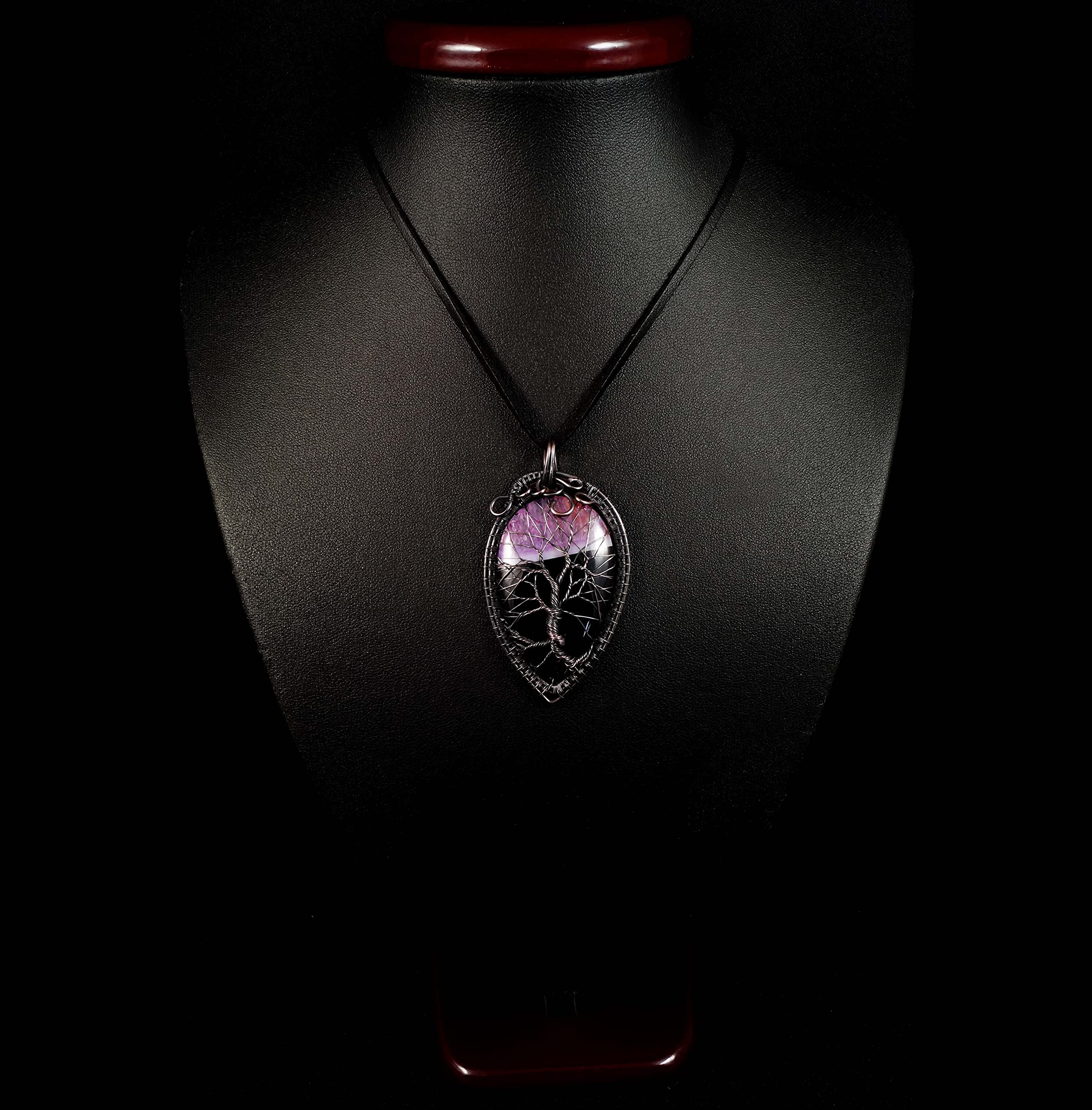 Tree of Life Necklace with Druzy Black Pink Agate Pendant - Copper Wire Wrapped Healing Crystal Jewelry (55cm Leather Strap) - Spiritual Gift for Mom, Women & Men - Perfect for Meditation, Yoga & Energy Healing
