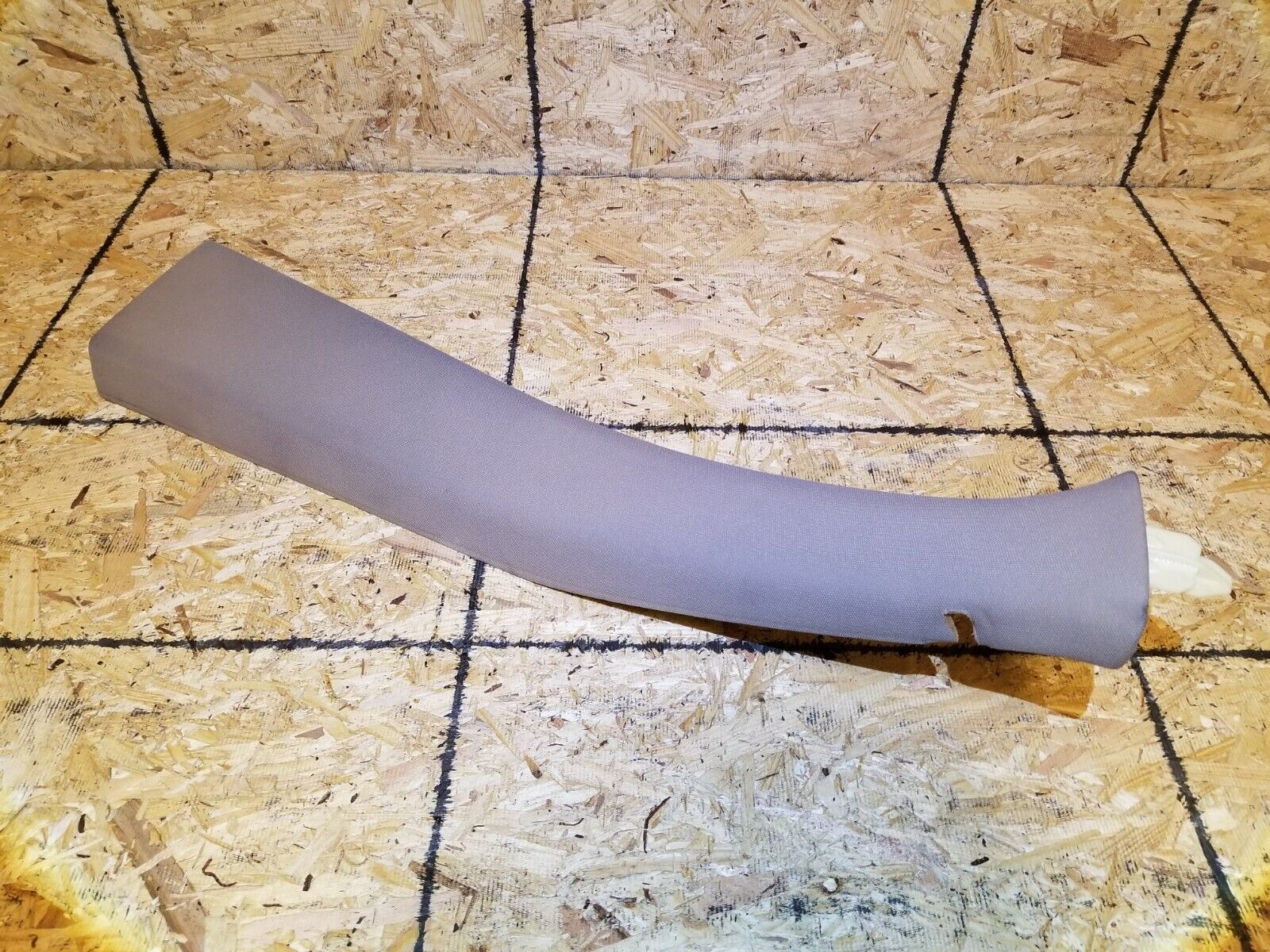 2005-2009 Cadillac SRX Right Passenger Side B Pillar Trim Replacement - OEM Quality Interior Car Part for Door Panel Protection & Style Enhancement