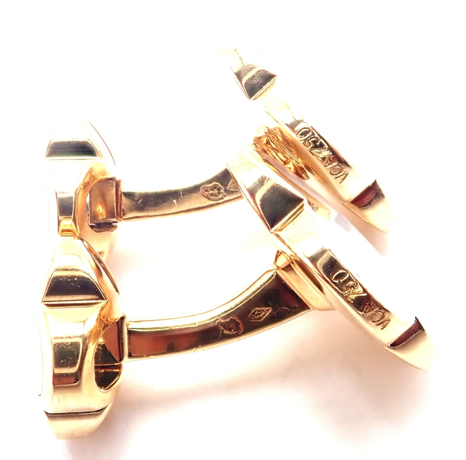Van Cleef & Arpels 18k Yellow Gold Pure Alhambra Mother of Pearl Cufflinks - Certified Luxury Men's Jewelry for Formal Events & Weddings