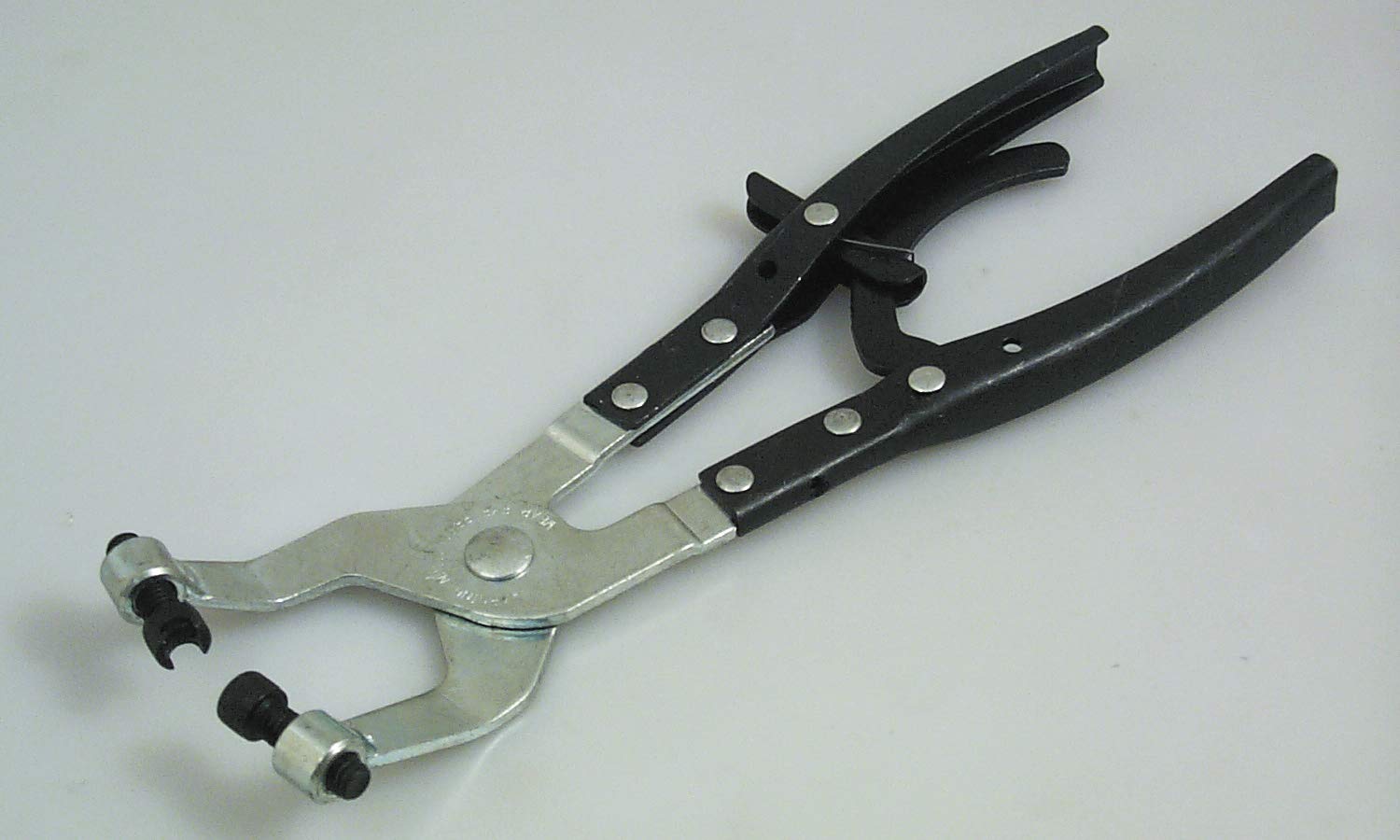 Lisle 17100 Flat Band Hose Clamp Plier - Professional Automotive Tool for Tightening and Removing Hose Clamps - Ideal for Mechanics, DIY Car Repairs, and Engine Maintenance