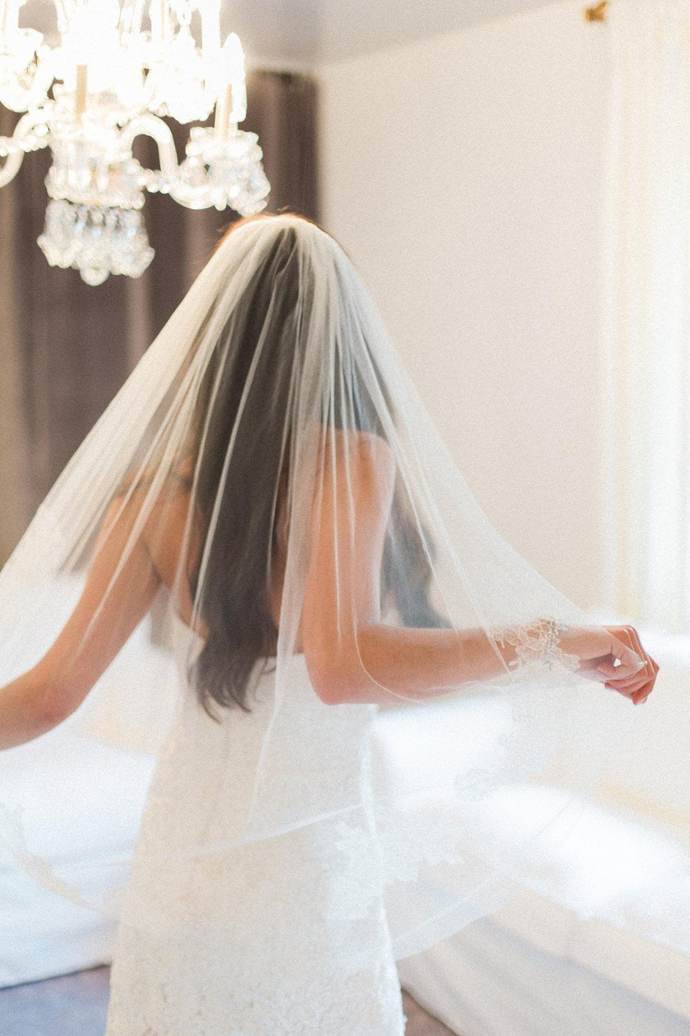 Ivory Eliza Bridal Tulle & French Lace Fingertip Veil - Elegant Wedding Accessory for Brides, Bridal Showers & Photo Shoots
