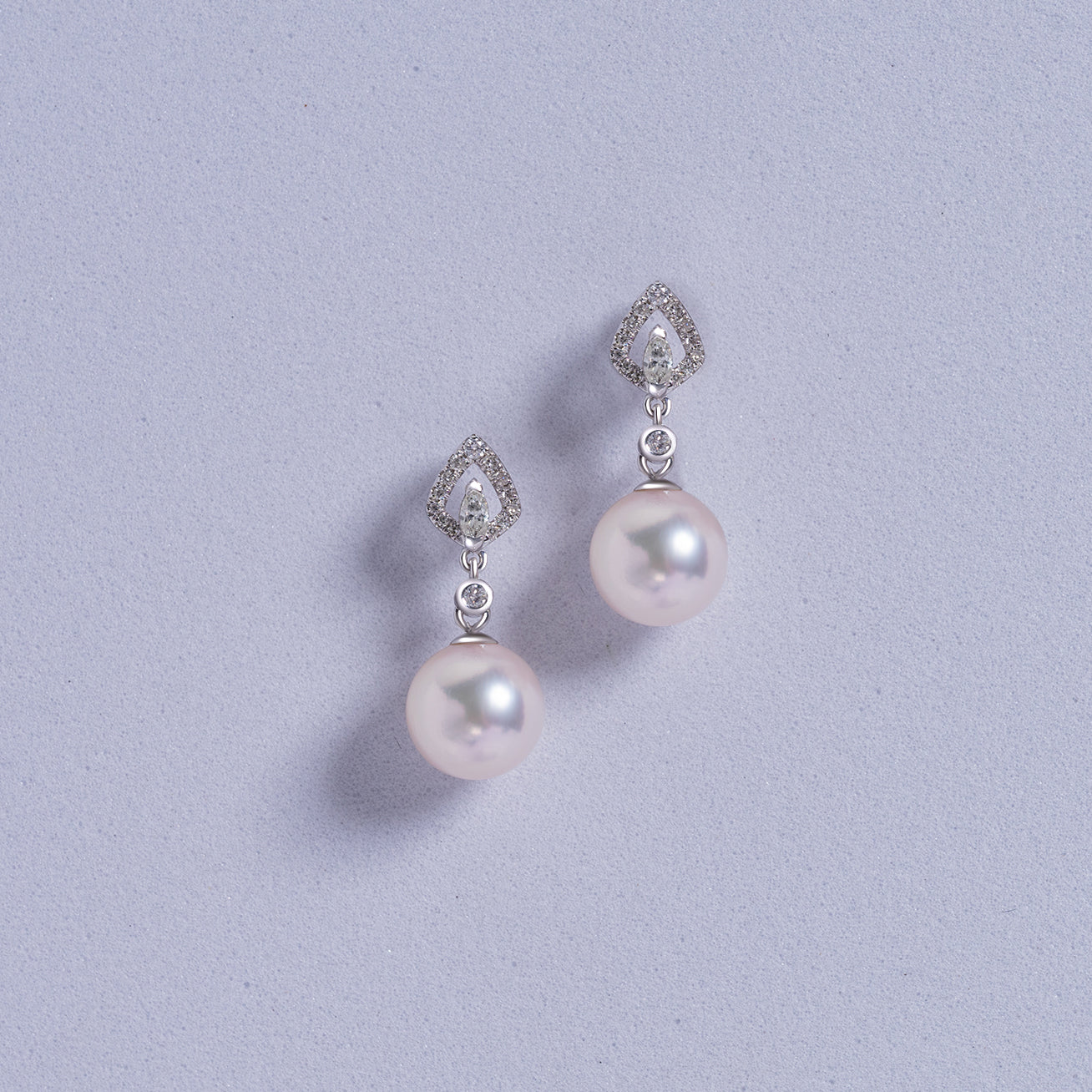 18K Gold Diamond Hanadama Akoya Pearl Stud Earrings KE00088 | Luxury Pearl Jewelry for Women | Perfect for Weddings, Anniversaries & Special Occasions