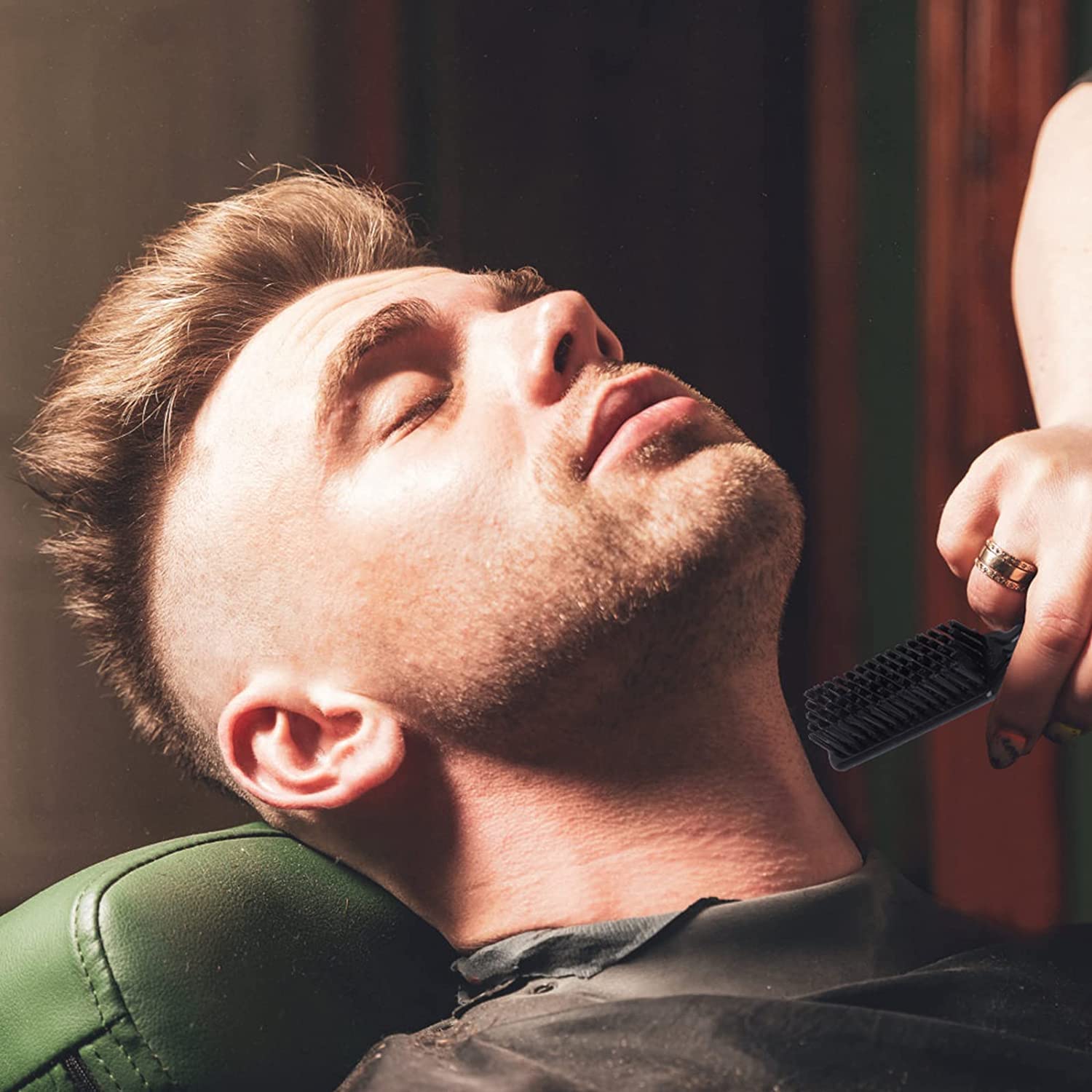 Professional Barber Cleaning Brush - 1 Pc Nylon Hair Styling & Beard Brush Tool for Trimmer Maintenance - Perfect for Salon, Home Grooming & Hair Clipper Care (Random Color)