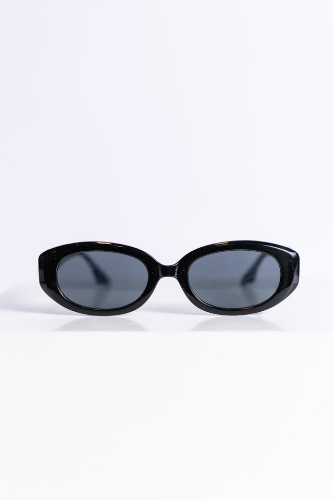 Stylish Black Oval Framed Sunglasses for Women & Men - UV Protection - Fashion Accessories - Perfect for Driving, Beach & Outdoor Activities