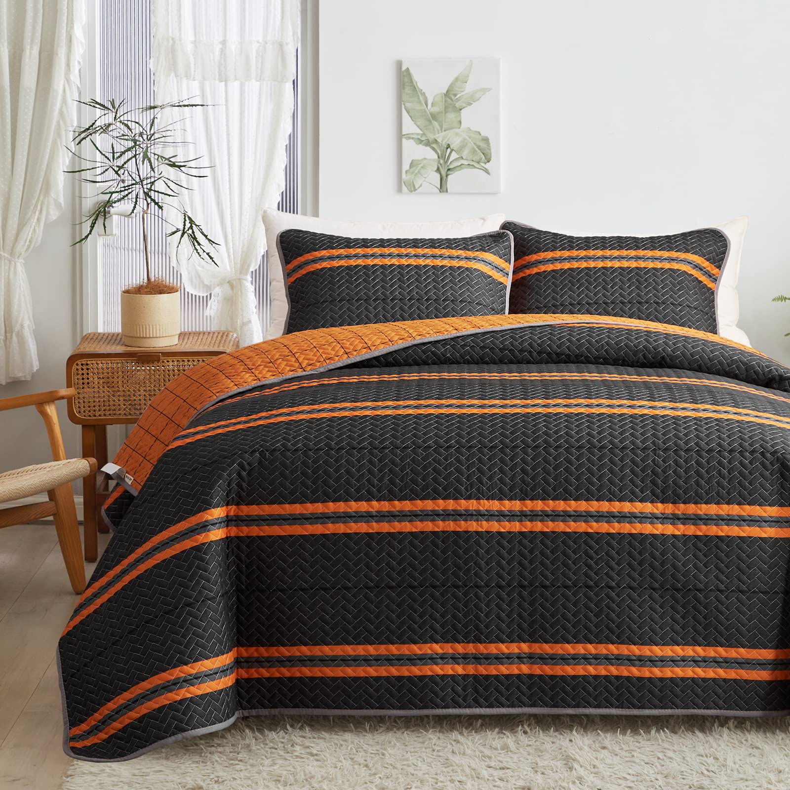Flysheep Modern Boho Halloween King Size Quilt Set - 3 Piece Bright Orange Striped Black Bedspread, Soft Microfiber All Season Coverlet (1 Quilt + 2 Pillow Shams) for Bedroom Decor, Guest Room & Holiday Home Styling