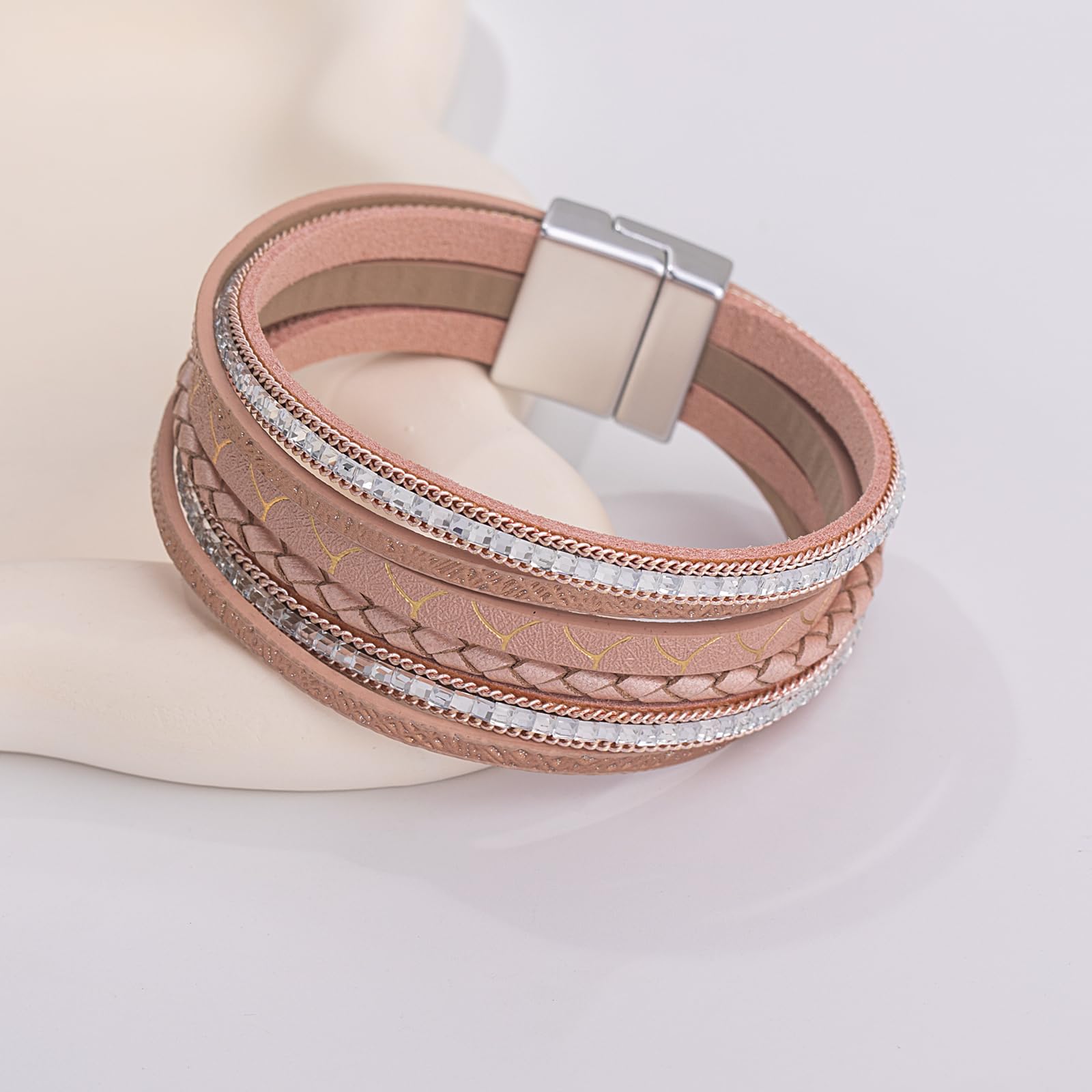 Boho Leather Wrap Bracelets for Women - Trendy Layered Magnetic Clasp Bracelets, Adjustable Bohemian Jewelry Gift Set for Everyday Wear & Special Occasions