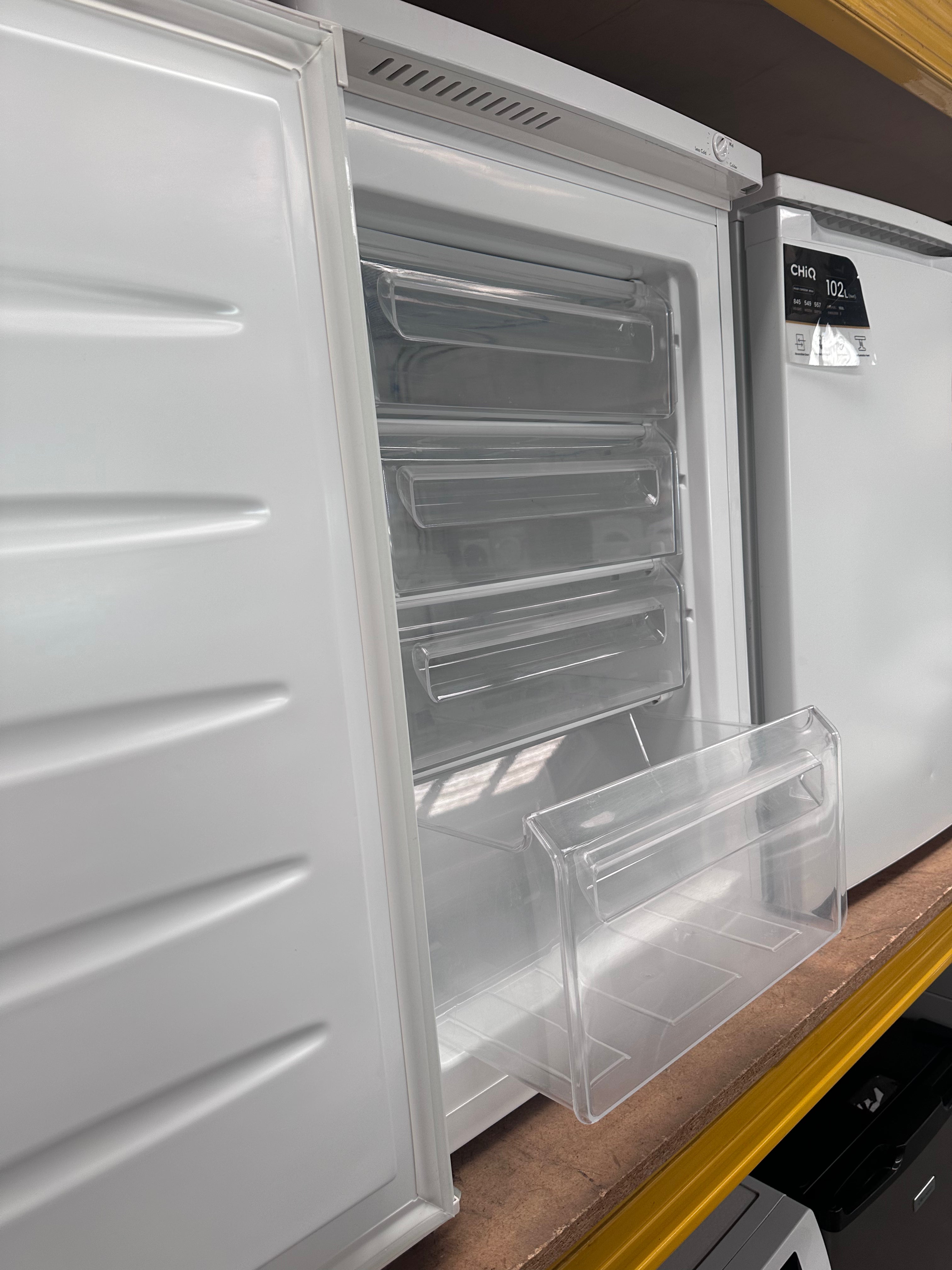Westinghouse 90 Liter Bar Freezer - Energy Efficient Upright Deep Freezer for Home, Restaurants & Bars | Perfect for Beverage Storage, Ice Cream Preservation & Bulk Food Freezing [Refurbished]