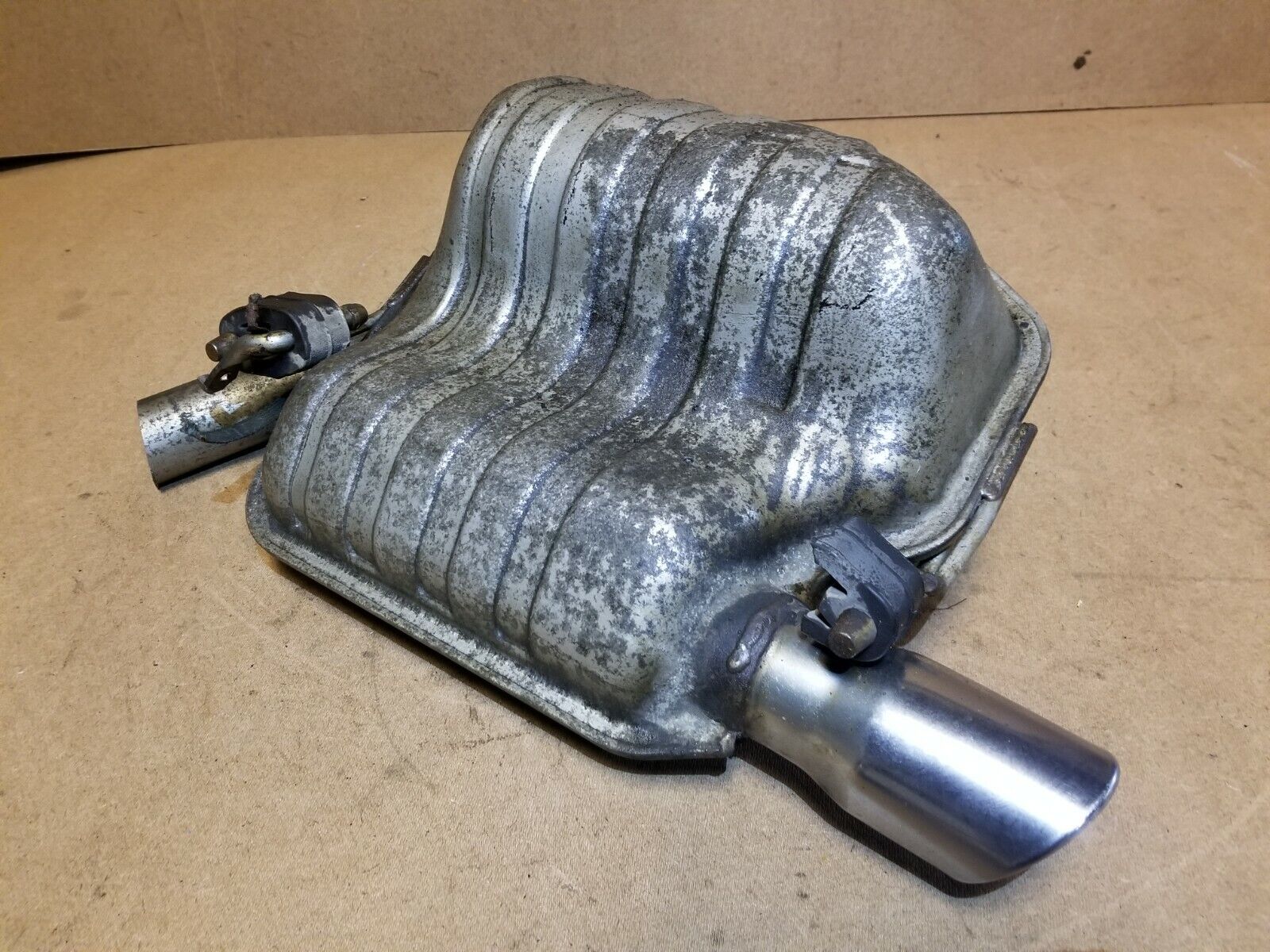 2005-2007 Dodge Magnum 5.7L RT OEM Right Passenger Side Exhaust Muffler - Replacement for Performance Upgrade & Car Repair