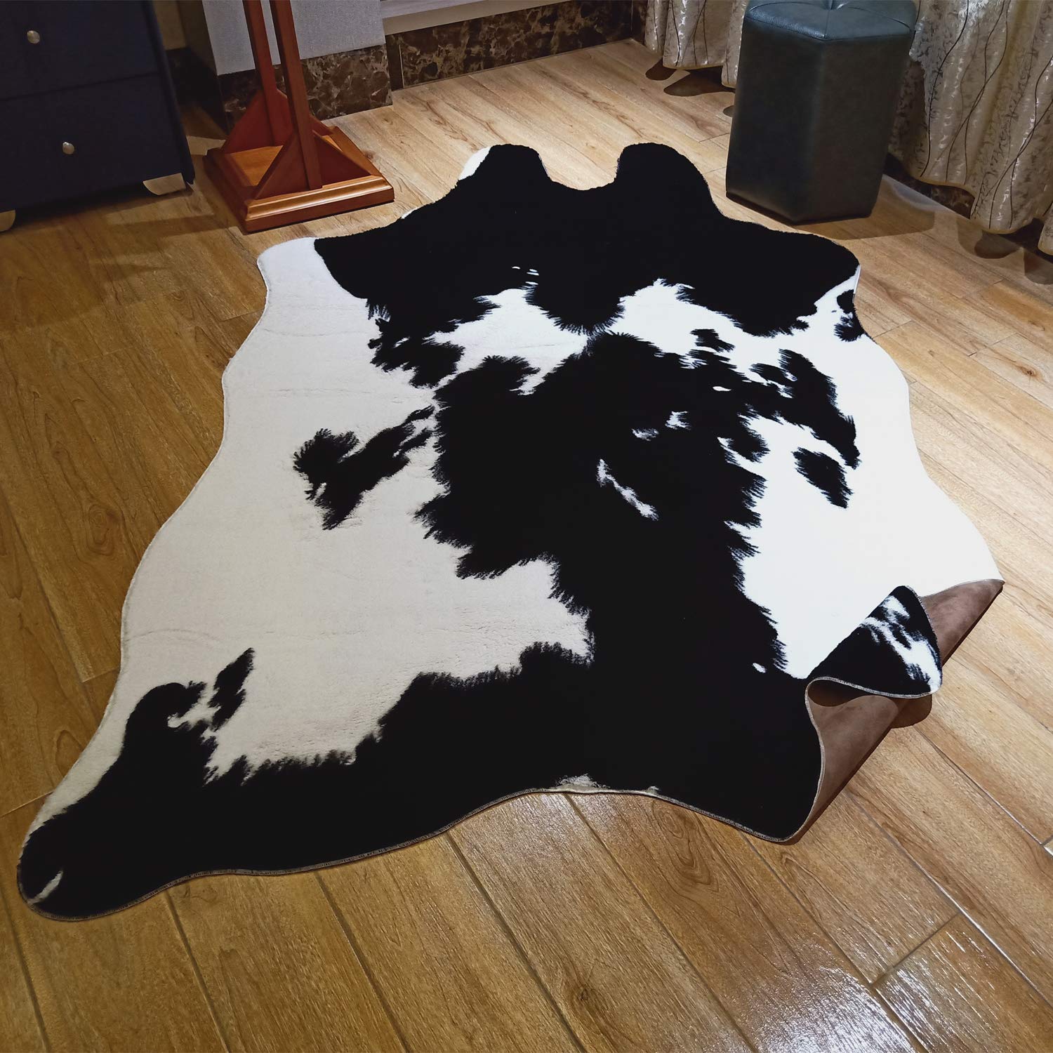 JACCAWS Black and White Faux Cowhide Rug 4.6x6.6 Feet - Soft Faux Fur Area Rug for Living Room, Bedroom, Home Decor - Large Cow Print Rug for Farmhouse, Modern & Bohemian Style