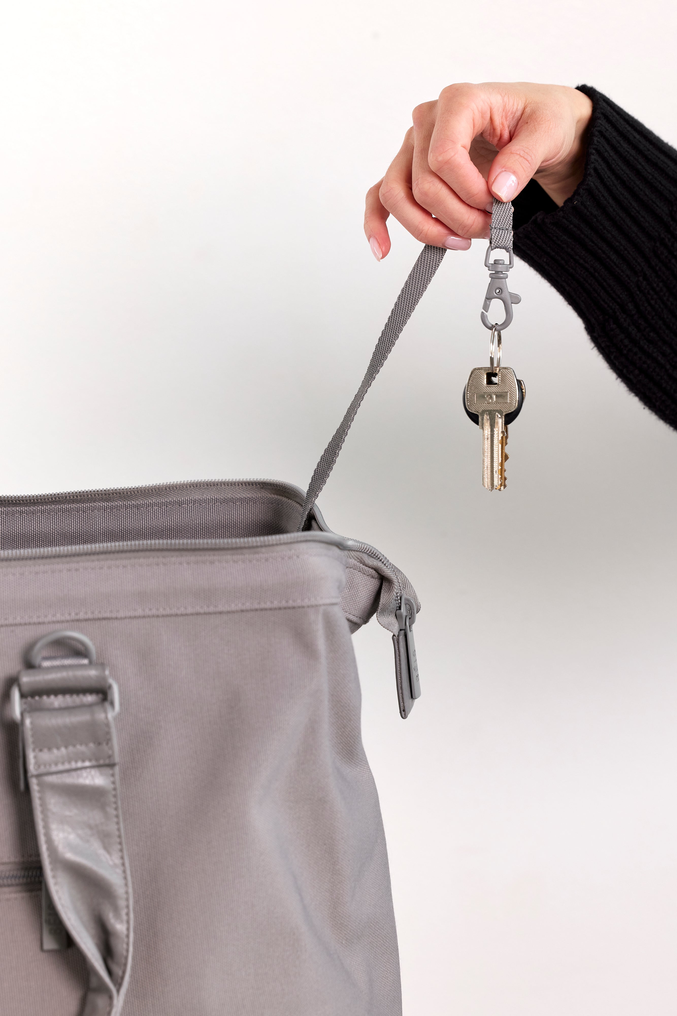The Weekender Duffle Bag in Grey - Perfect for Travel, Gym & Weekend Getaways | Durable & Stylish Carry-On Luggage