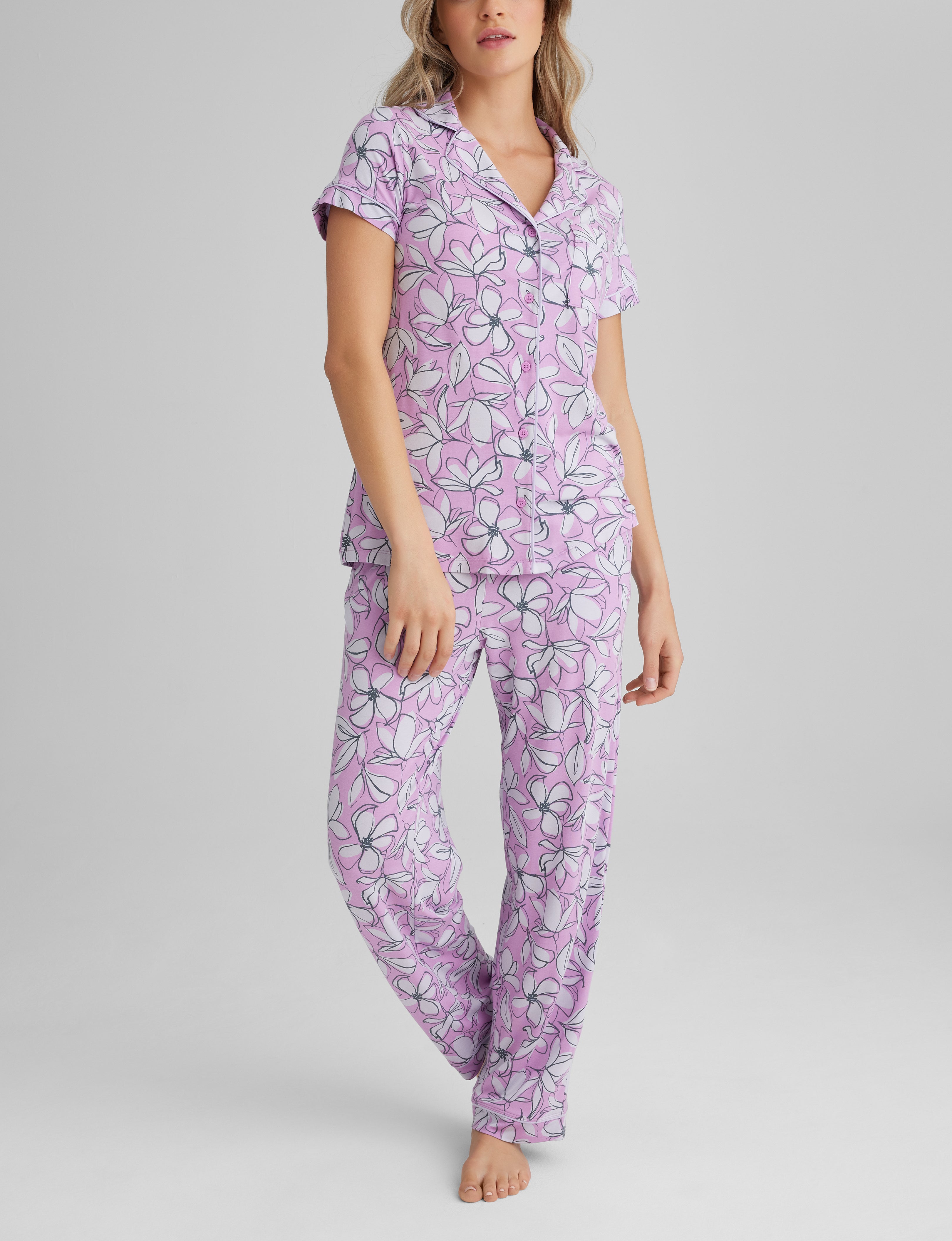 Women's Comfortable Downtime Pajama Set - Soft Sleepwear Top & Pants for Lounge & Relaxation at Home