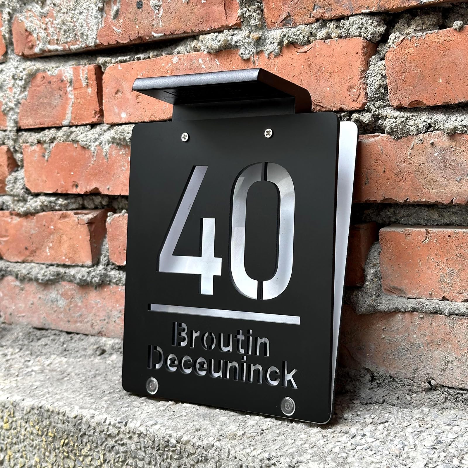 GUANKE Solar Light House Numbers Plaques - Modern Outdoor Address Sign with Solar Lighting for UK Homes | Perfect for Front Door, Garden Gate & Mailbox Visibility