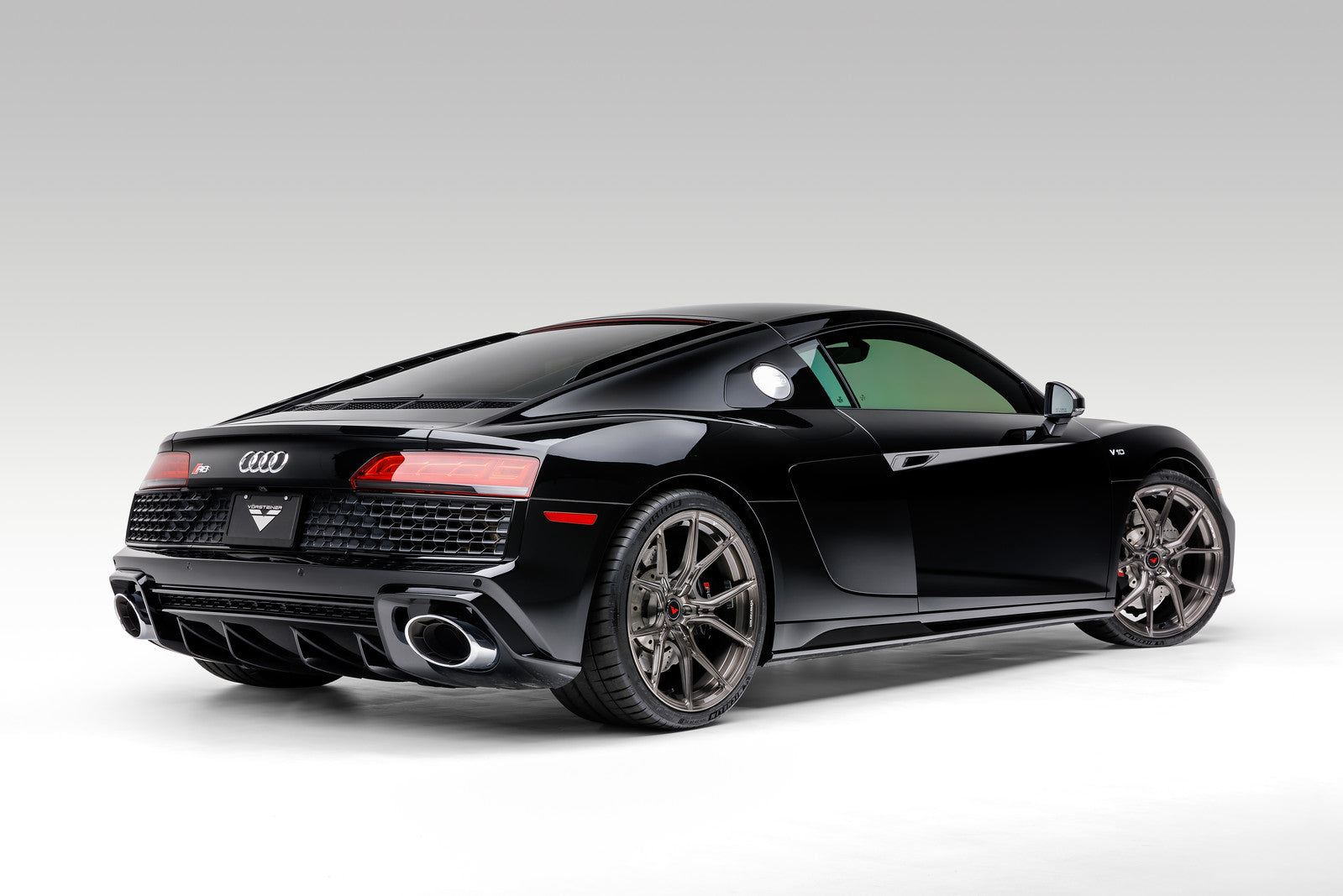 Audi R8 20 VPX 101 Liquid Smoke - High Performance Car Accessory for Racing & Car Enthusiasts - Perfect for Track Days & Auto Shows