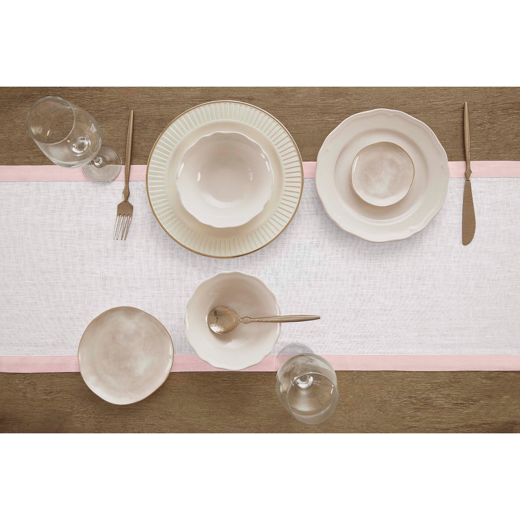 Elegant Classic Table Runner for Dining & Home Decor - Perfect for Weddings, Parties & Holiday Tablescapes