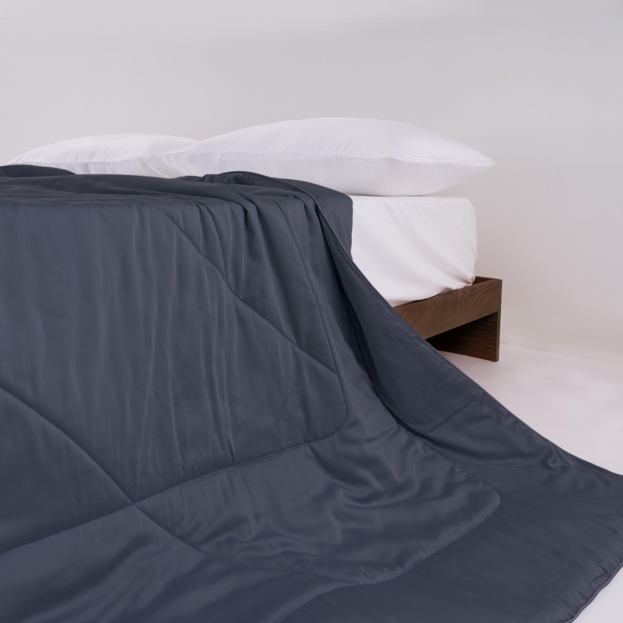 FURRFREE Breeze Comforter - Hypoallergenic Pet Hair Repellent Blanket for Dogs & Cats | All-Season Cozy Bedding for Pet Owners | Perfect for Couches, Beds & Pet Furniture