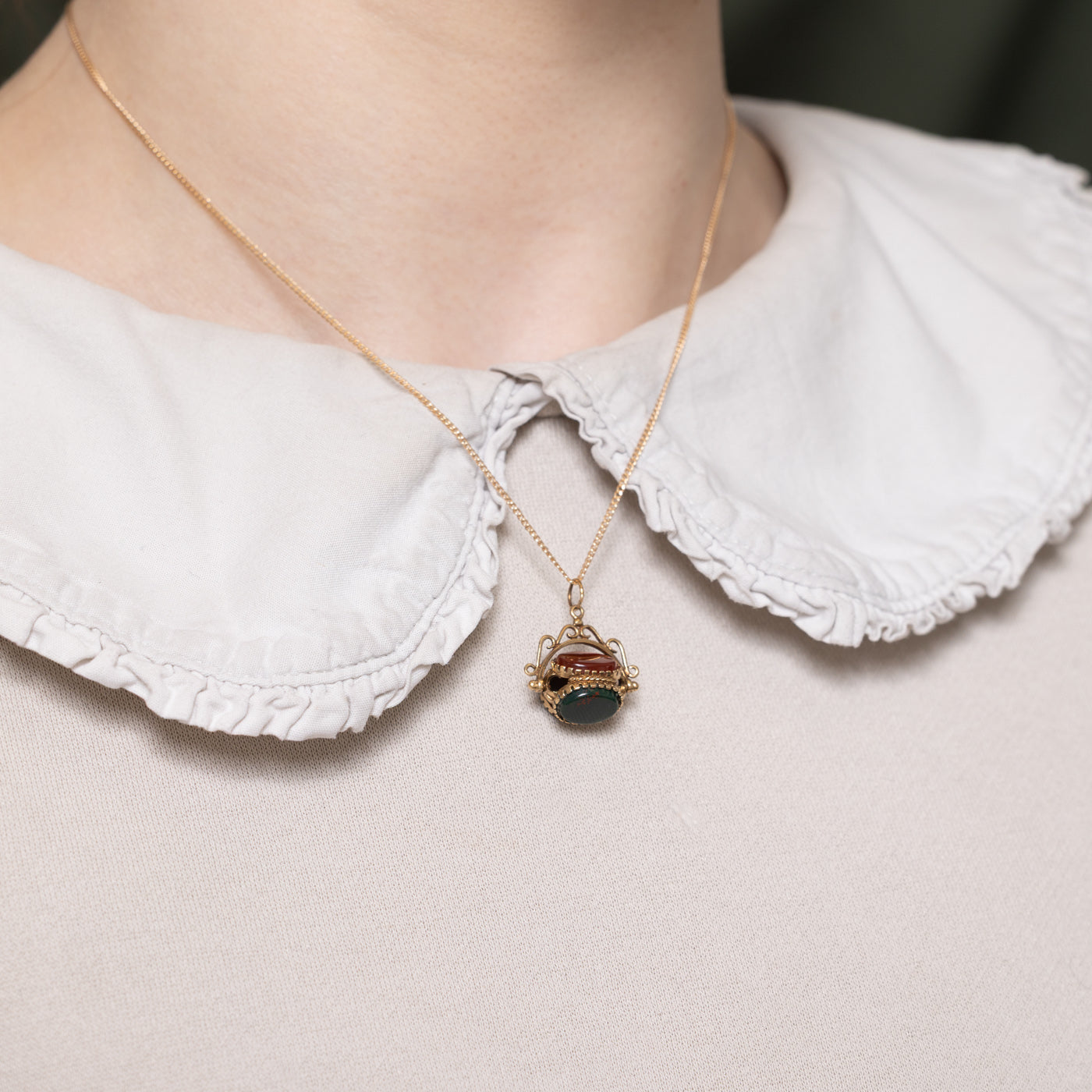 Antique Bloodstone Carnelian Onyx Pendant Necklace - 3.00 Carat Total Weight (CTW) - Vintage Gemstone Jewelry for Women - Perfect for Gifts, Parties, and Special Occasions