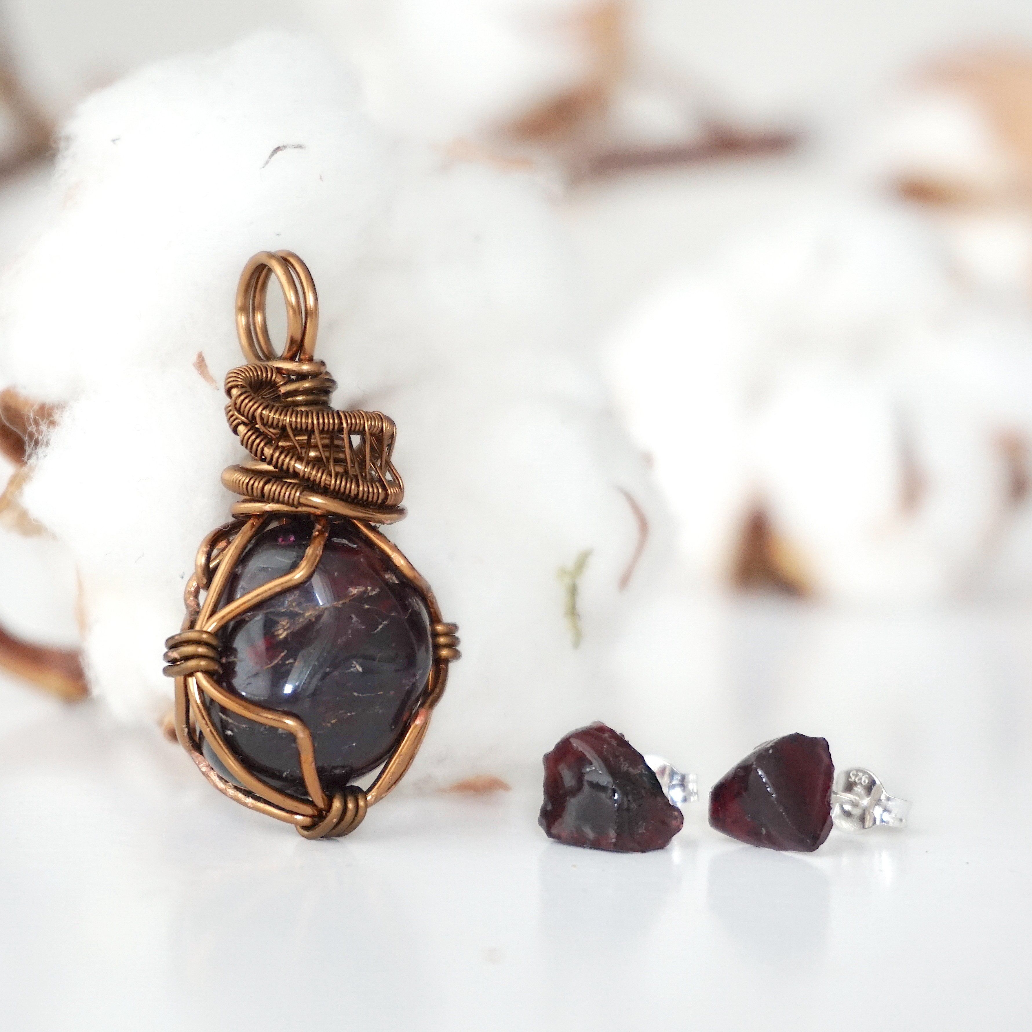 Exquisite Garnet Jewelry Gift Set in Antique Bronze & Silver - Perfect for Birthdays, Anniversaries & Special Occasions