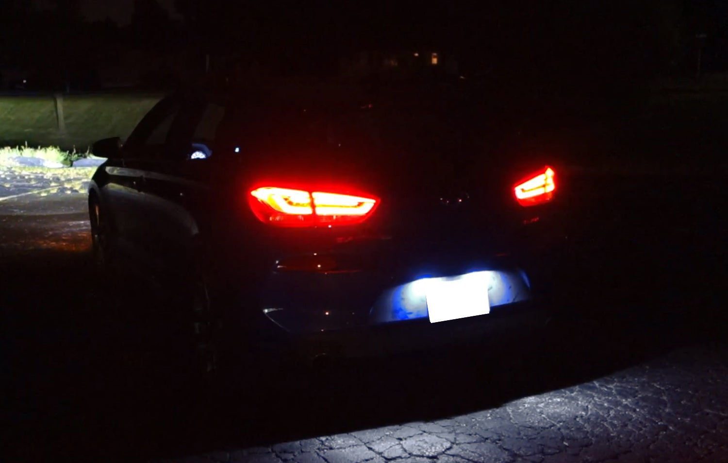 18 SMD LED License Plate Light Kit for Hyundai Sonata/Elantra/Veloster & Kia K5 - Super Bright White Lights, Easy Installation, Waterproof - Perfect for Night Driving & Car Customization