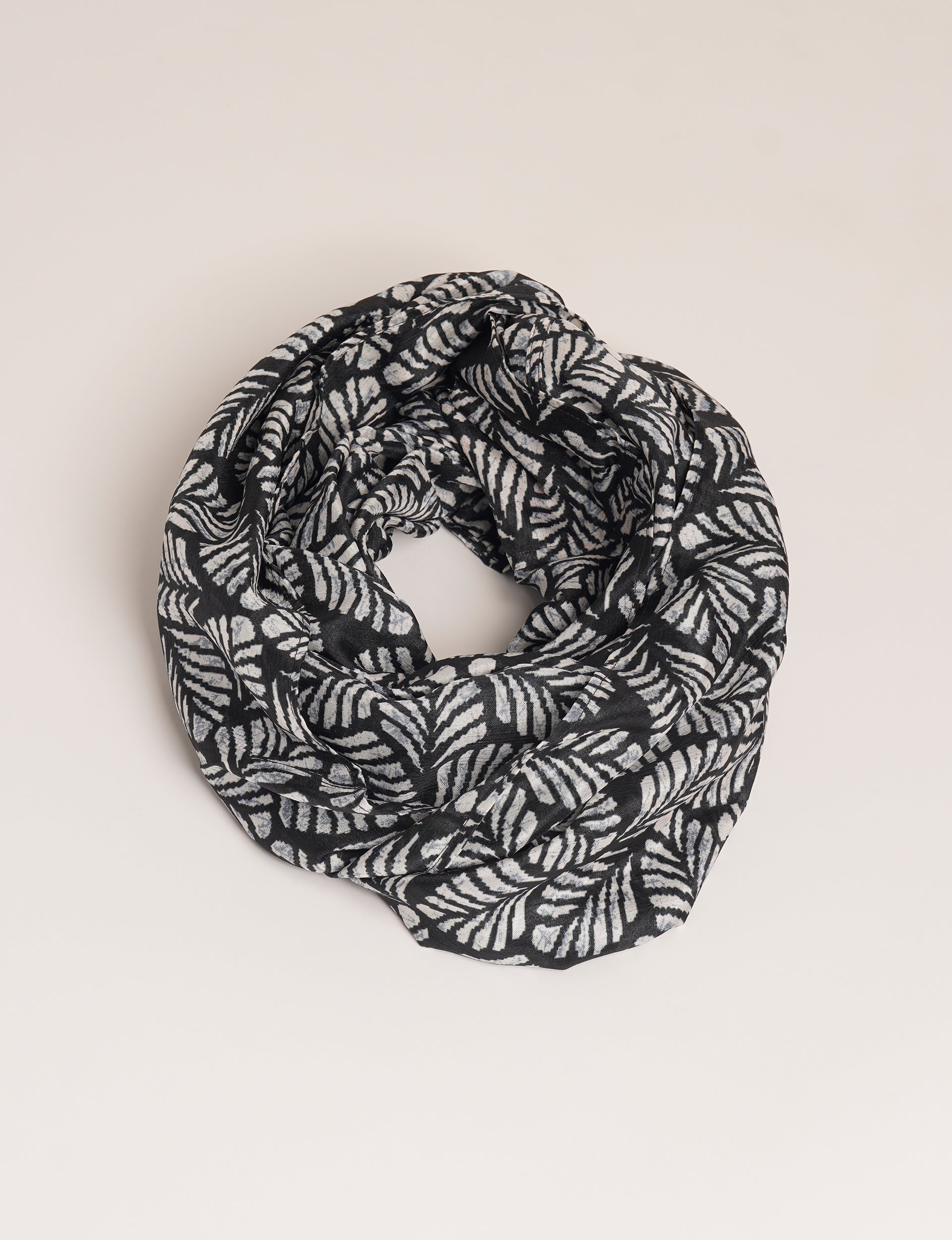 Loop Scarf 08 - Soft Warm Infinity Scarf for Women & Men - Cozy Winter Fashion Accessory for Cold Weather, Outdoor Activities & Casual Wear