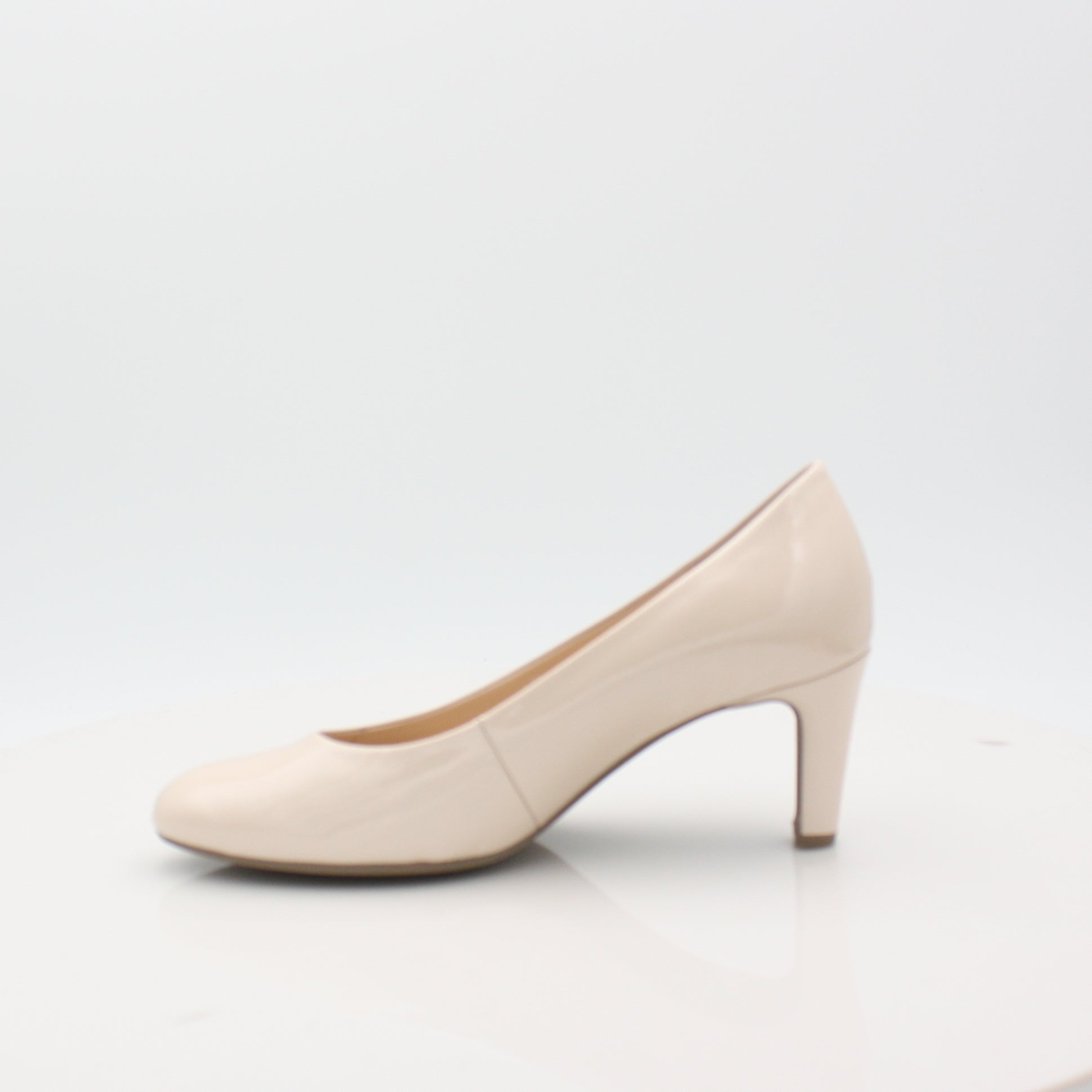 Gabor 23 Women's Comfortable Slip-On Shoes - Lightweight & Breathable for Work, Travel & Everyday Wear