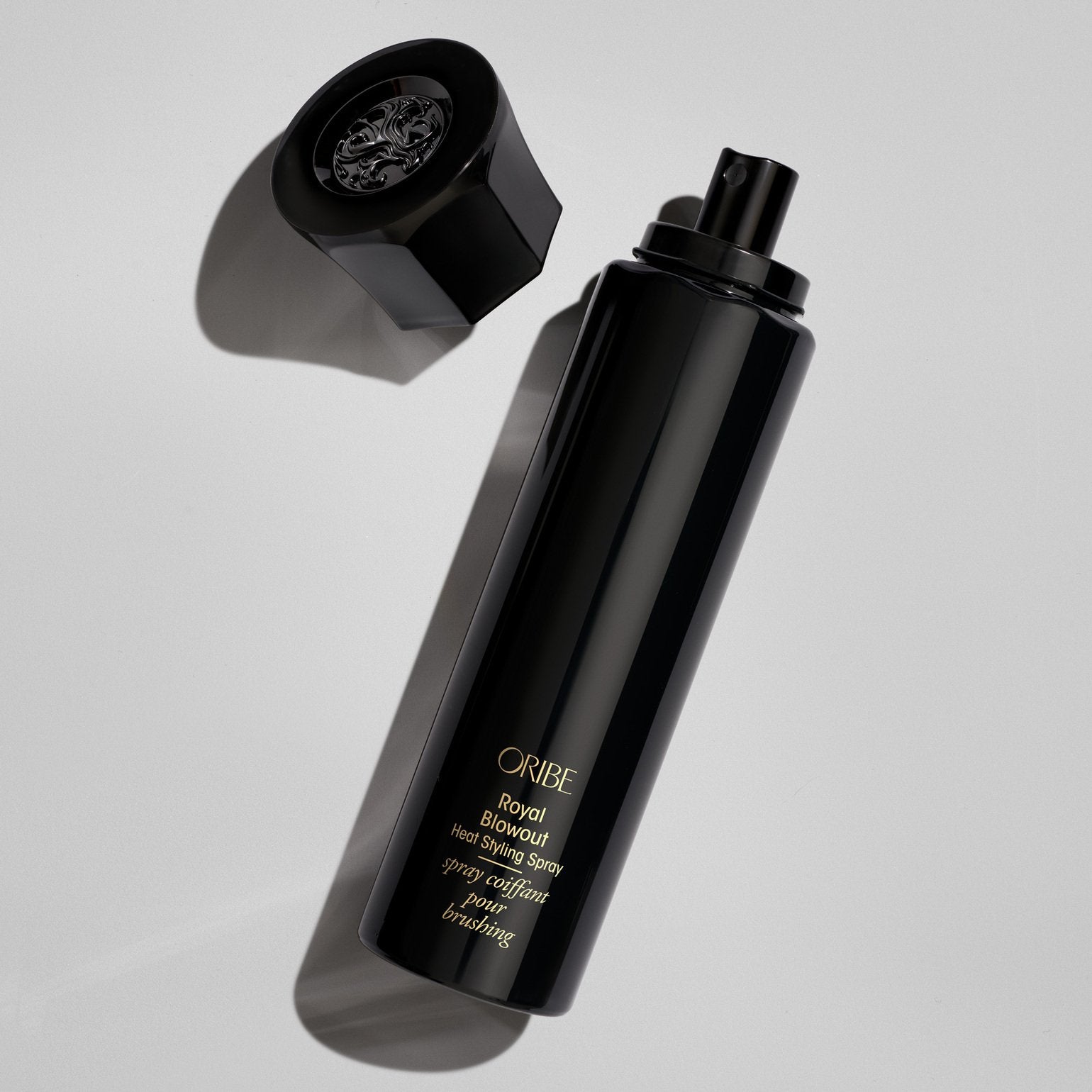 Oribe Royal Blowout Heat Styling Spray - Heat Protectant & Shine Enhancing Hair Spray for Frizz Control & Smoothing - Perfect for Blowouts, Straightening & Styling at Home or Salon