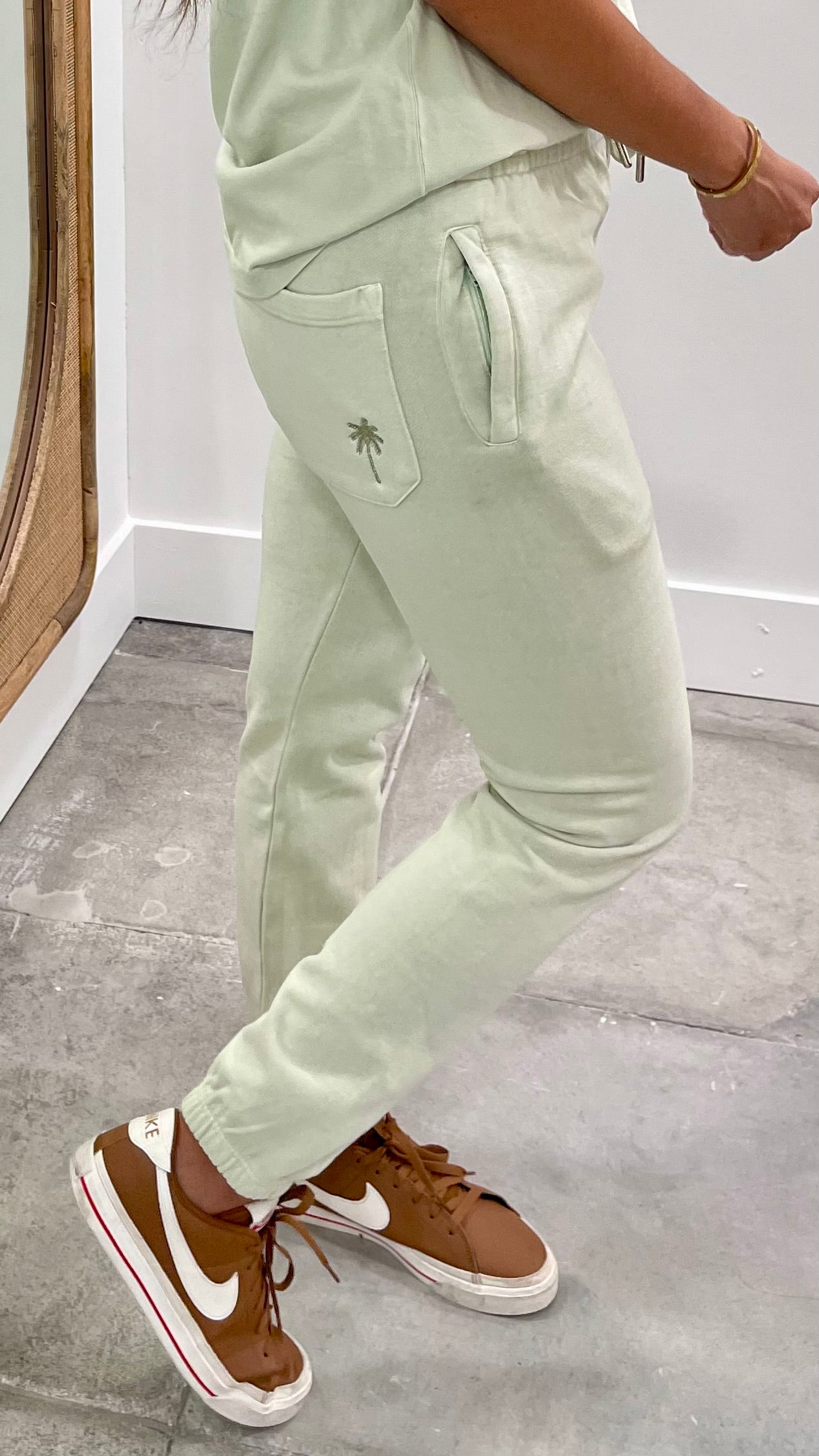 CasaMiami Heavy Cotton T-Shirt for Men & Women - Soft Pebble Pistachio Green Tee - Perfect for Casual Wear, Street Style & Everyday Comfort