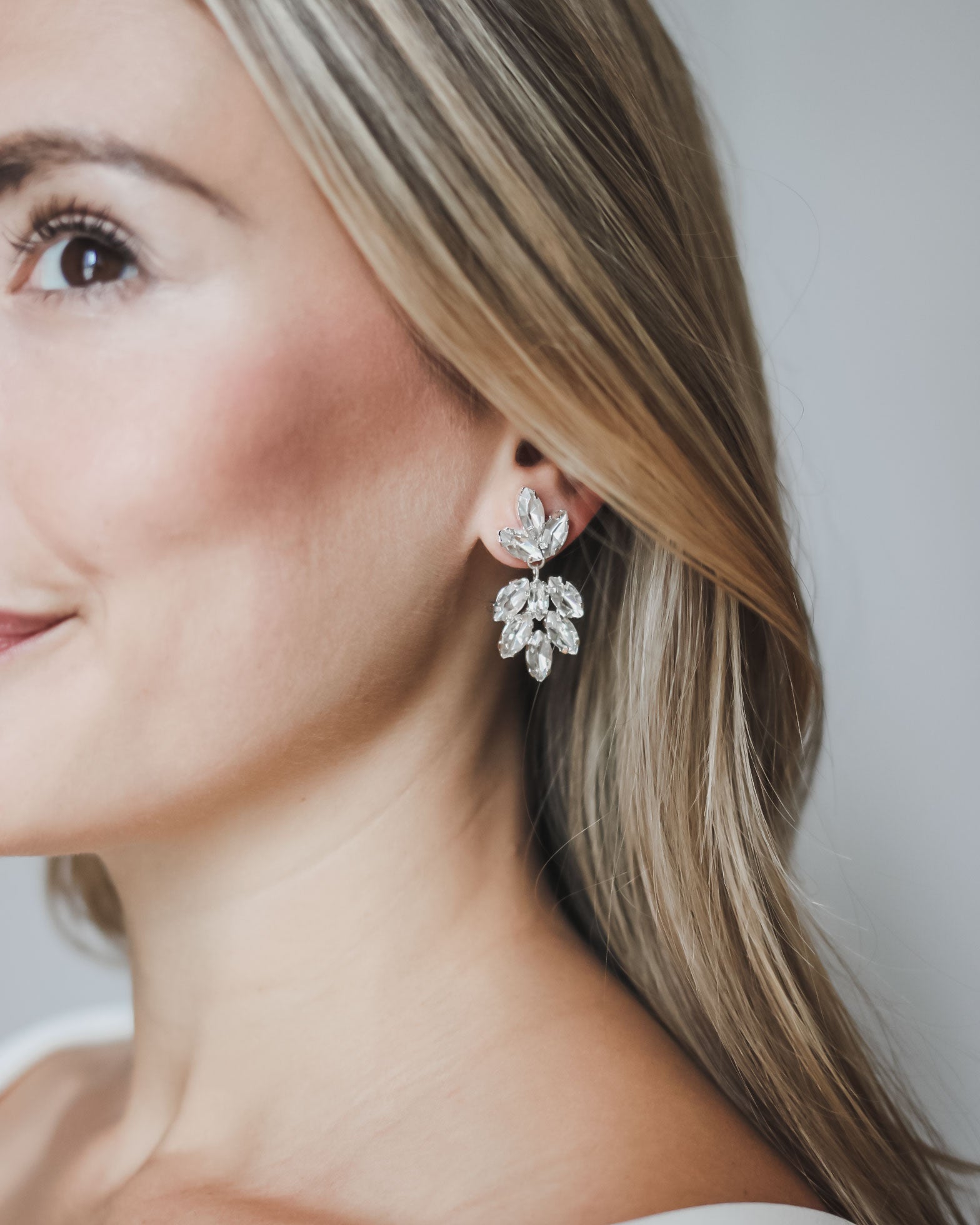 Angelina Crystal Earrings for Women - Elegant & Sparkling Dangle Earrings for Party, Wedding & Evening Wear