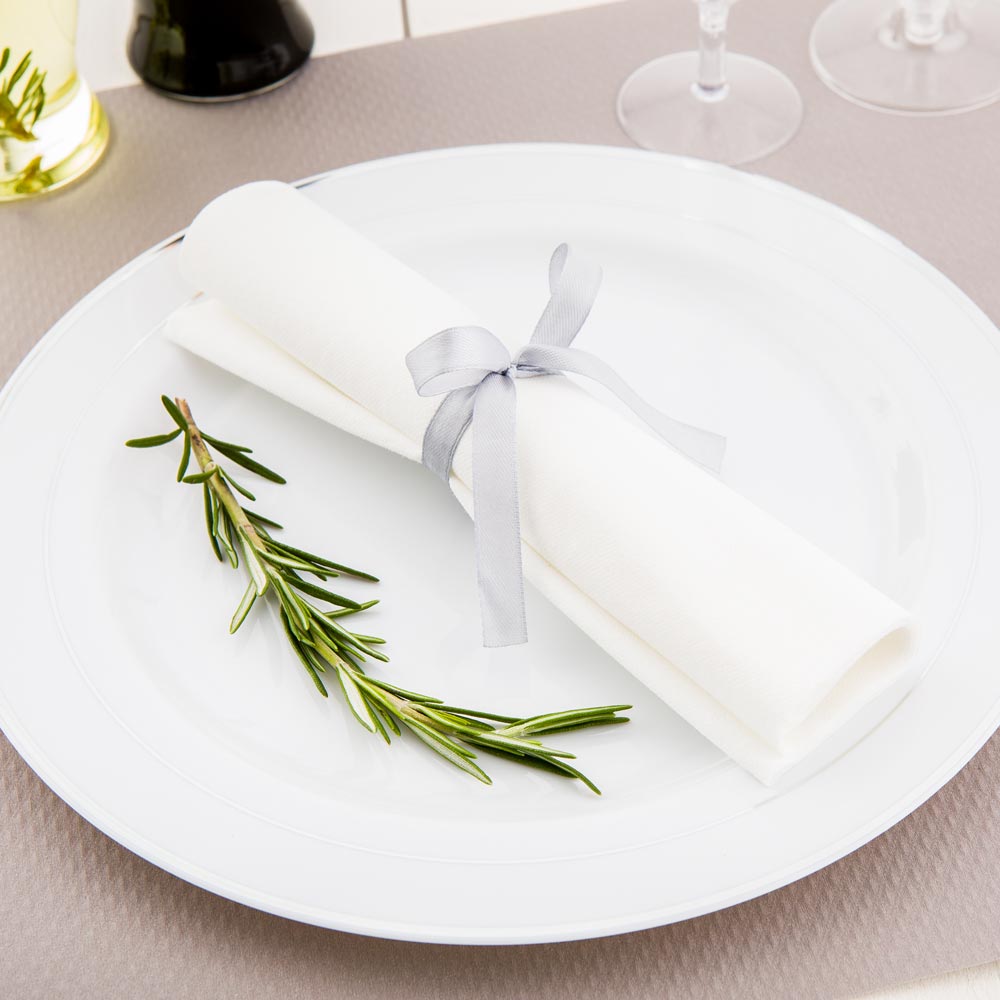 Argento Black Plastic Cutlery Set with White Napkin & Silver Ribbon - 100-Piece Disposable Utensils (7.25