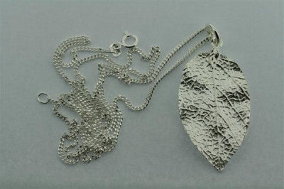 Large Textured Leaf Pendant Necklace - 60cm Gold/Silver Link Chain - Boho Chic Jewelry for Women - Perfect for Layering, Gift Giving & Everyday Wear