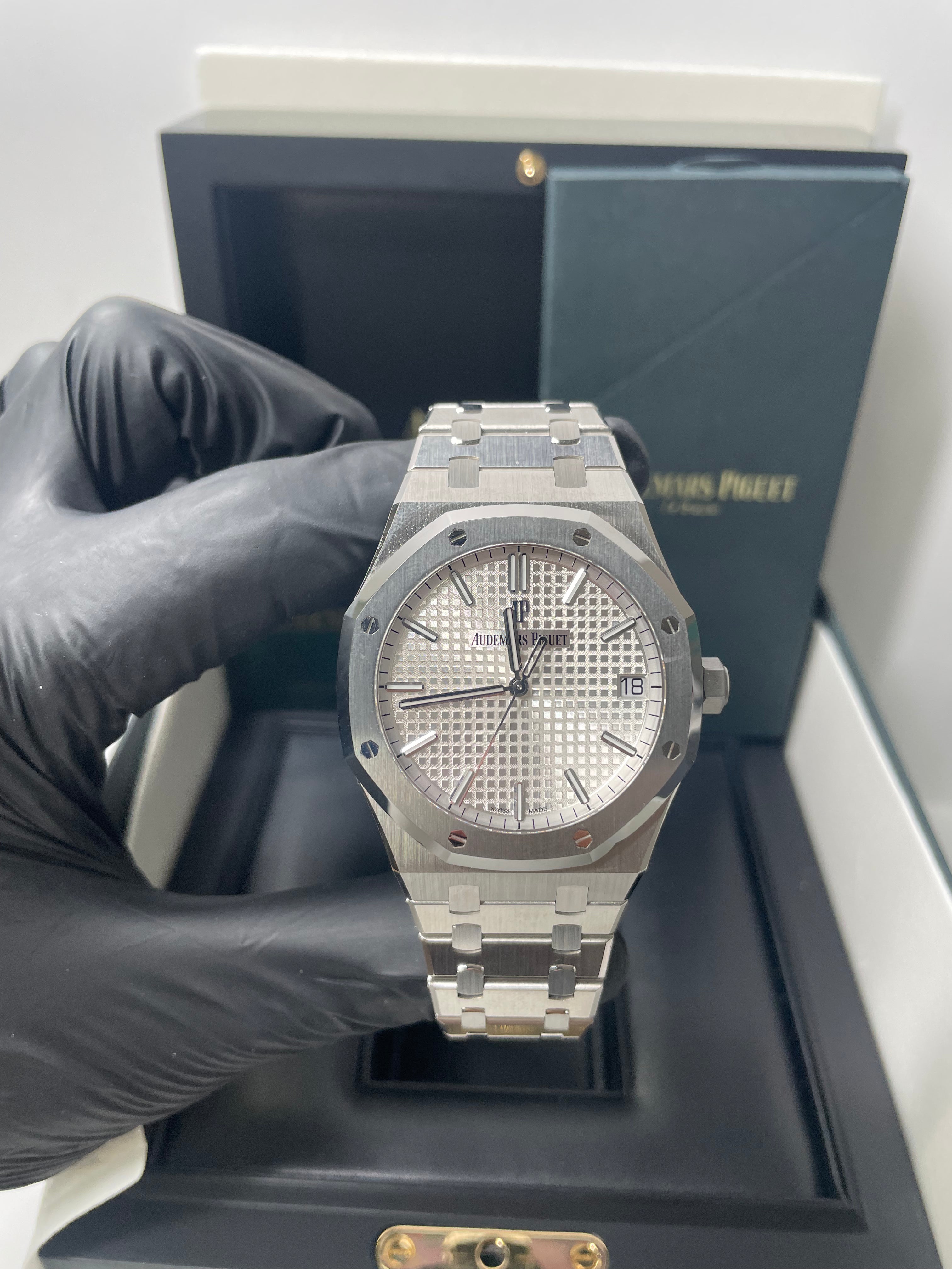 Audemars Piguet Royal Oak 15500ST.OO.1220ST.04 - Self-Winding Stainless Steel Watch with Silver Dial | Luxury Timepiece for Business, Formal Events & Collectors