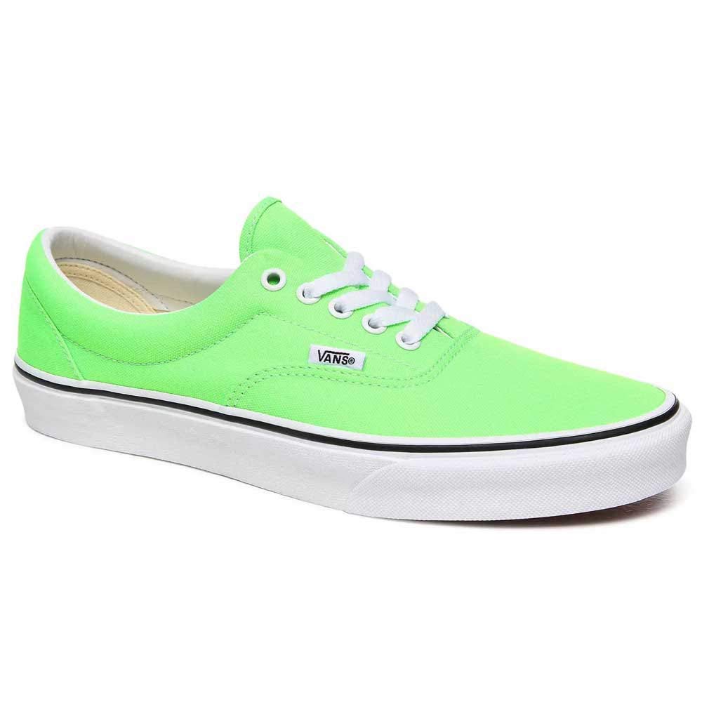 Vans Boys' Classic Low-Top Sneakers for Casual Wear - Comfortable Skate Shoes for Kids & Teens - Perfect for School, Play & Everyday Outfits