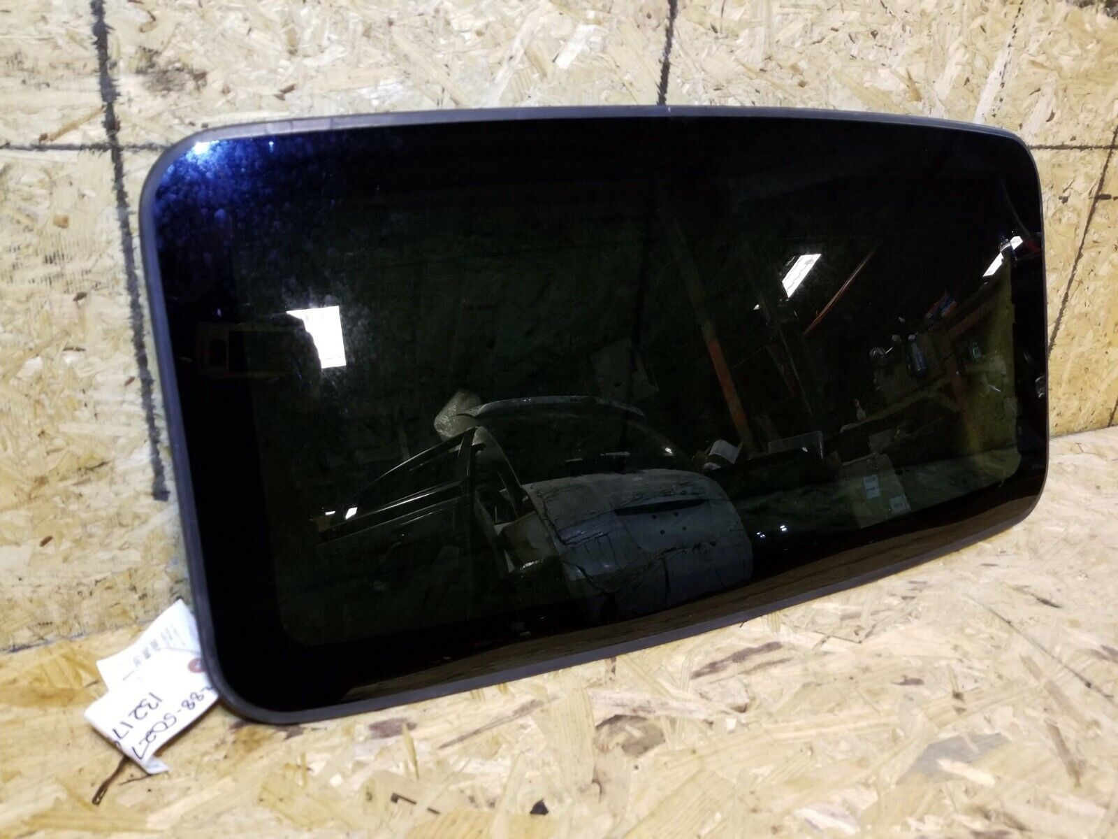 2003 Volvo S80 Panoramic Sunroof Glass OEM Replacement Part - Perfect for Sunroof Repair & Replacement in Your Volvo S80 Sedan