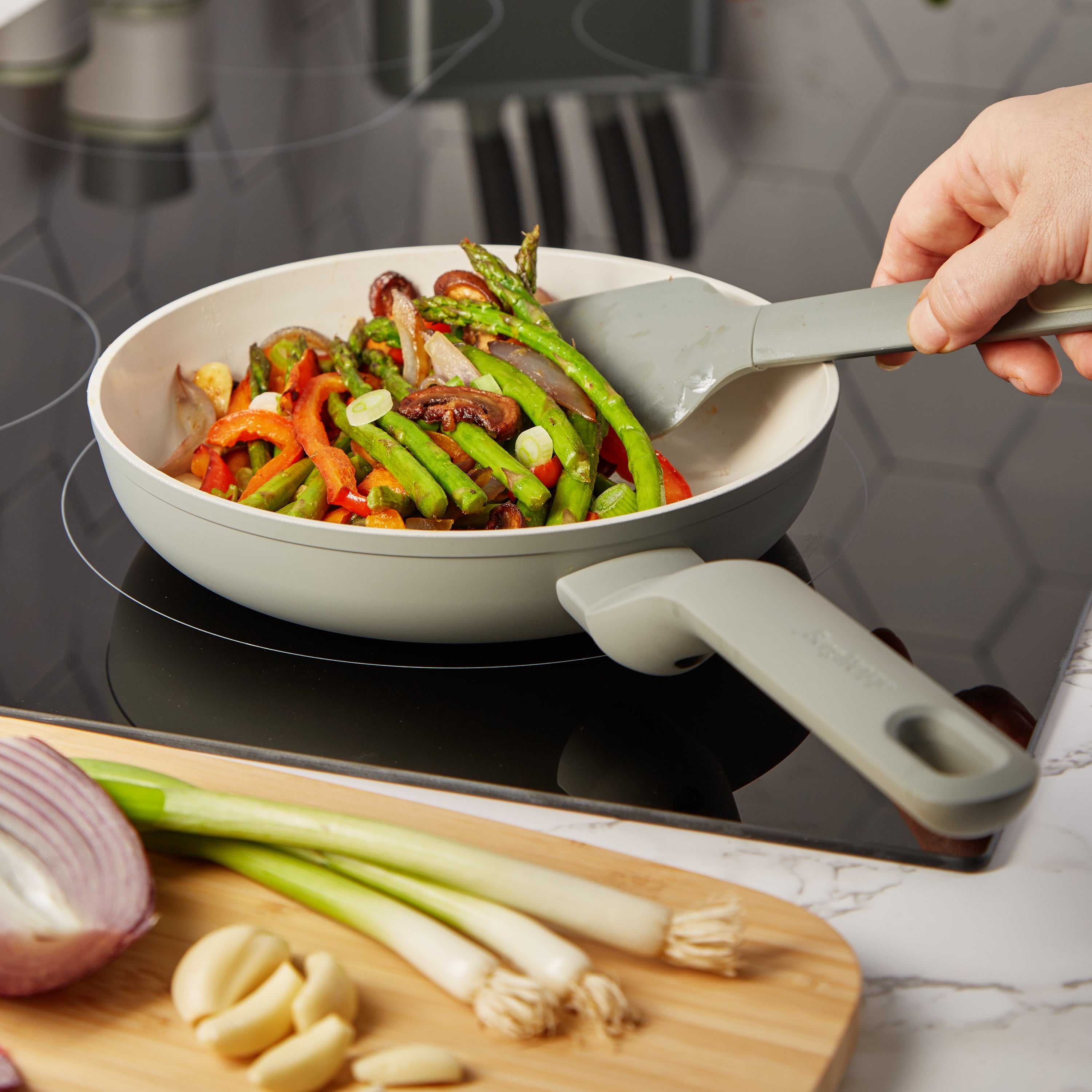 BergHOFF Leo Balance 5-Piece Nonstick Ceramic Frying Pan Set with Turner Spatula - Healthy Cooking for Eggs, Pancakes & Stir Fry | Dishwasher Safe & Oven Safe up to 400°F